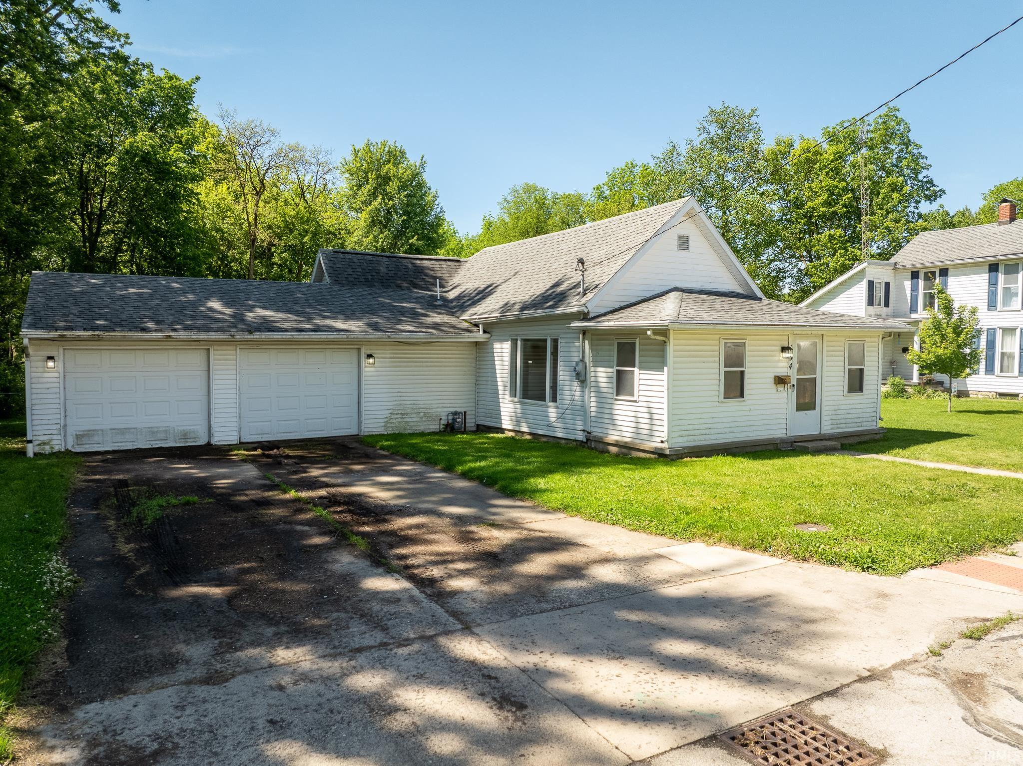 134 E Carl Street Property Photo 1