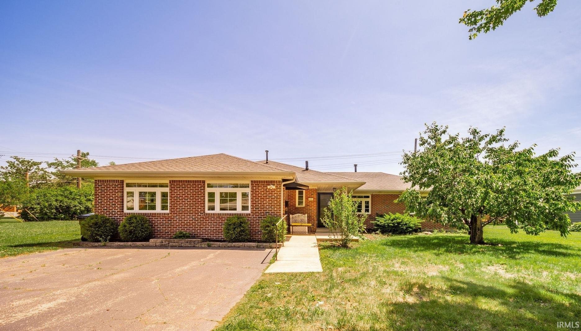 600 N Alden Road