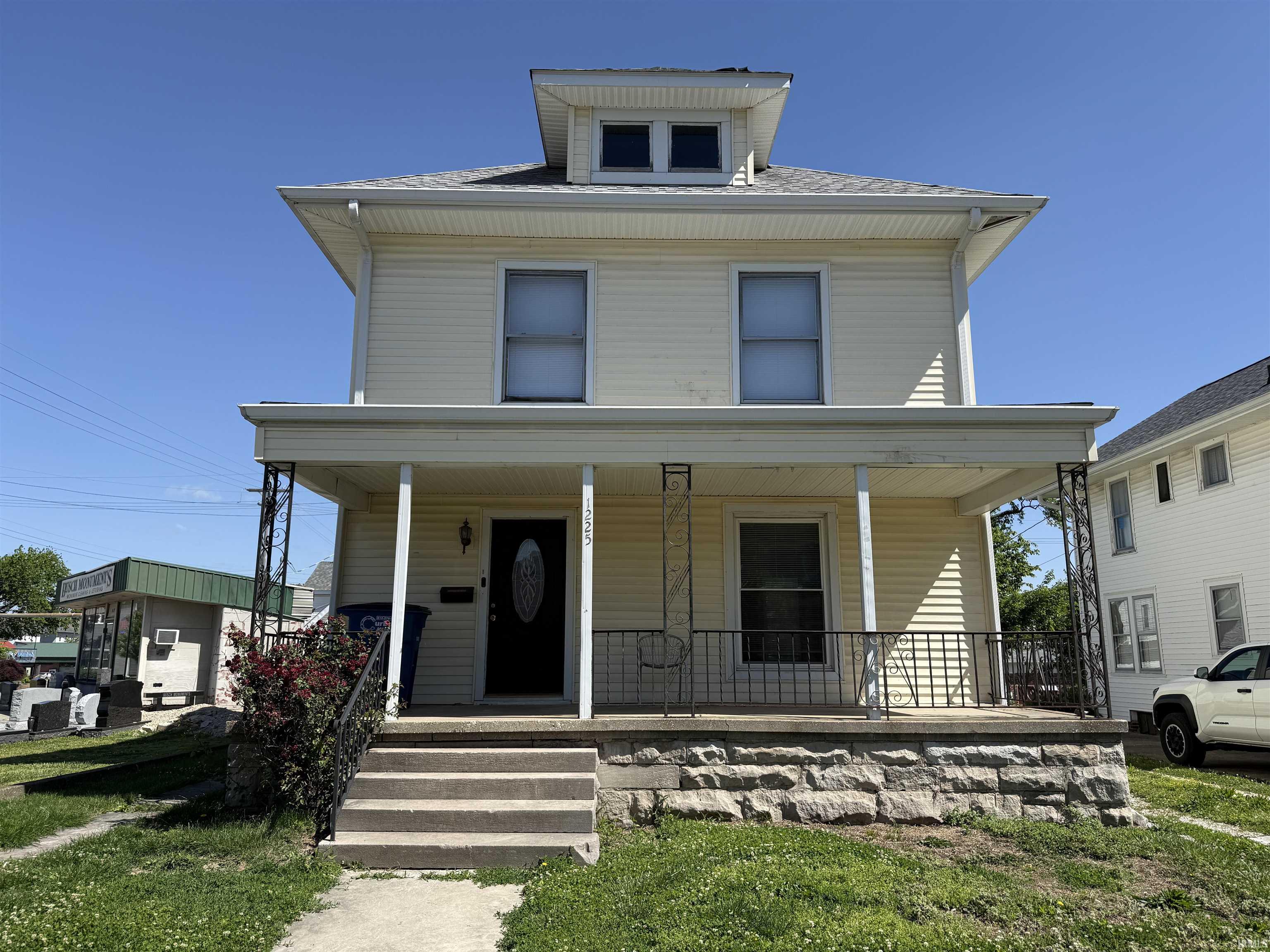 1225 17th Street Property Photo 1