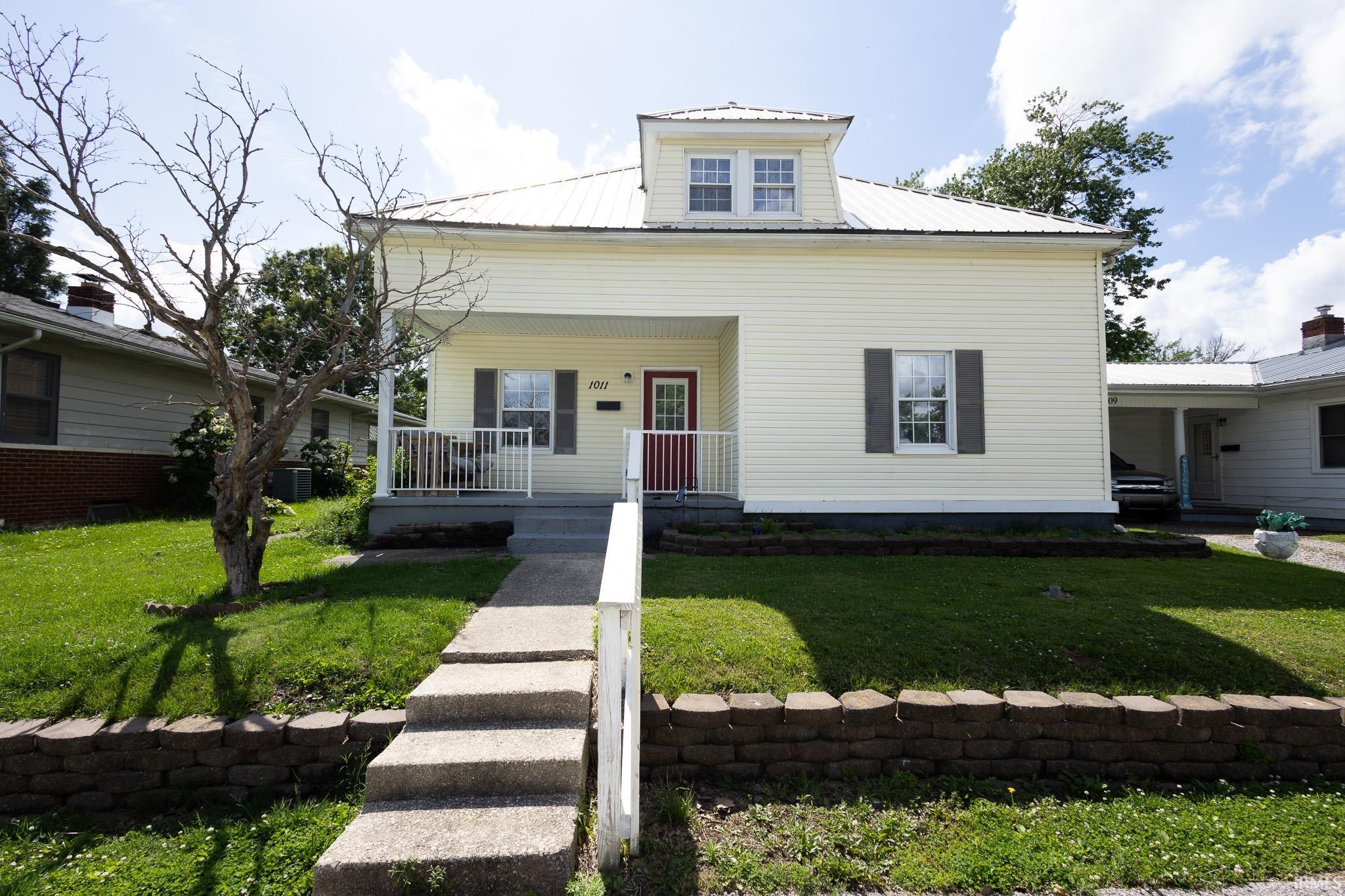 1011 S First Street Property Photo 1