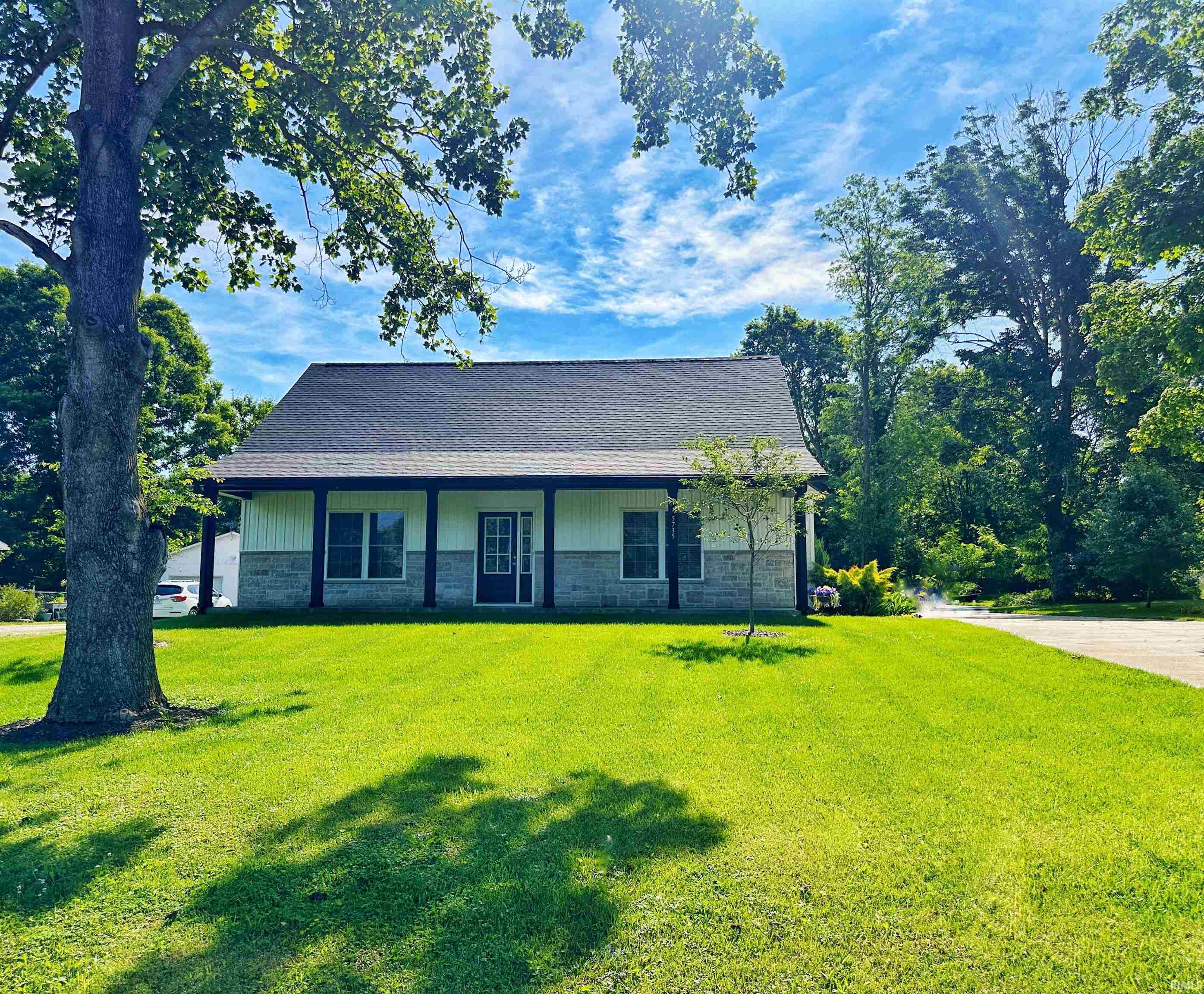 5735 S Fairfax Road Property Photo 1