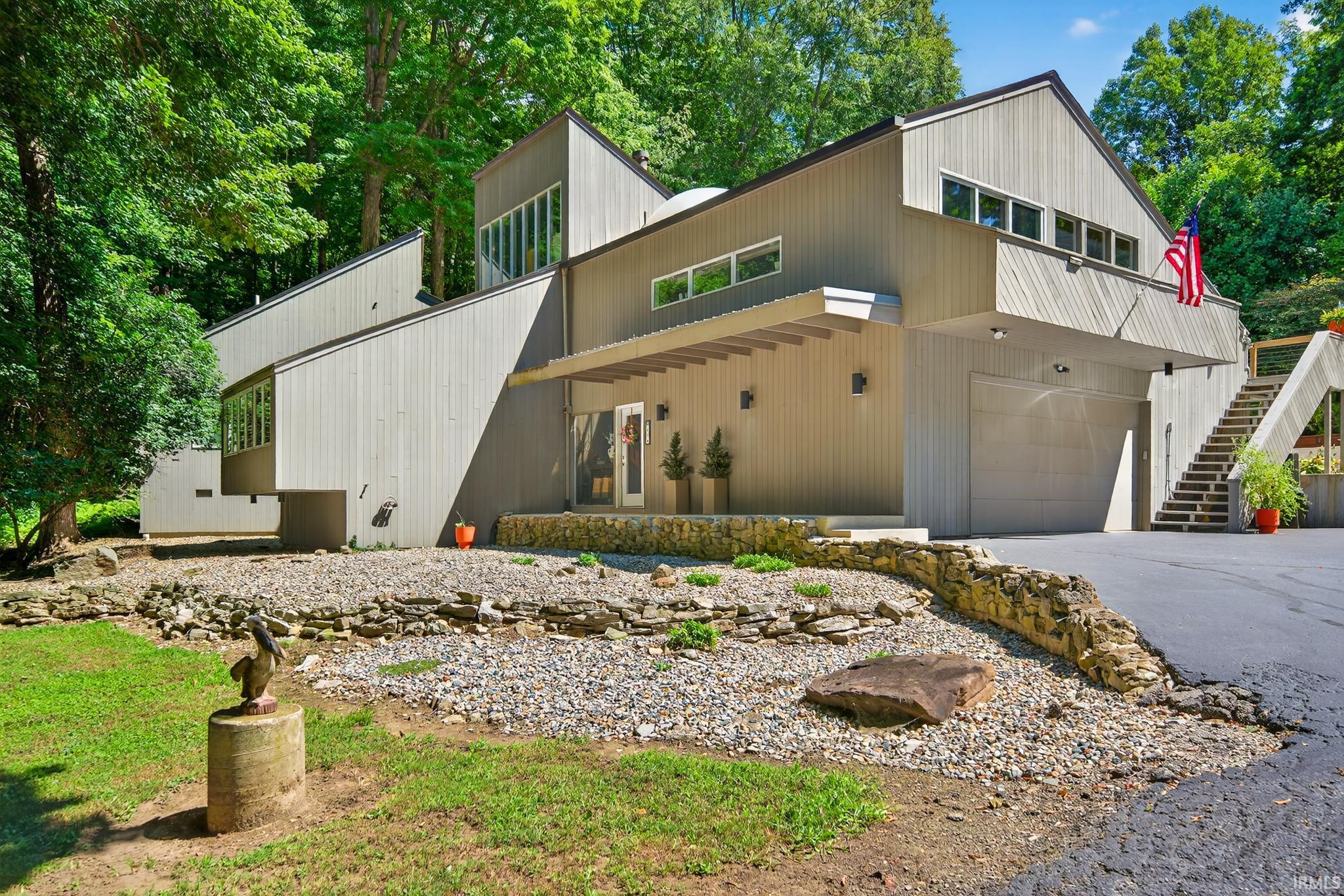408 E Shady Lane Property Photo 1