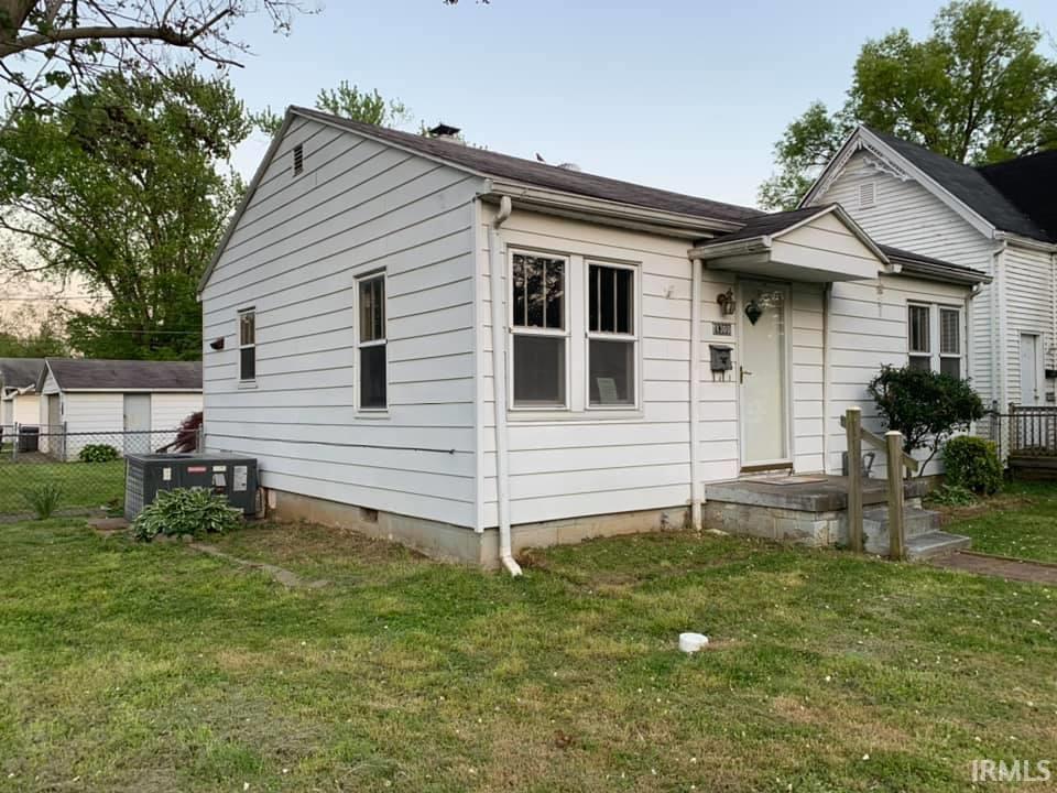 1300 Henning Avenue Property Photo 1
