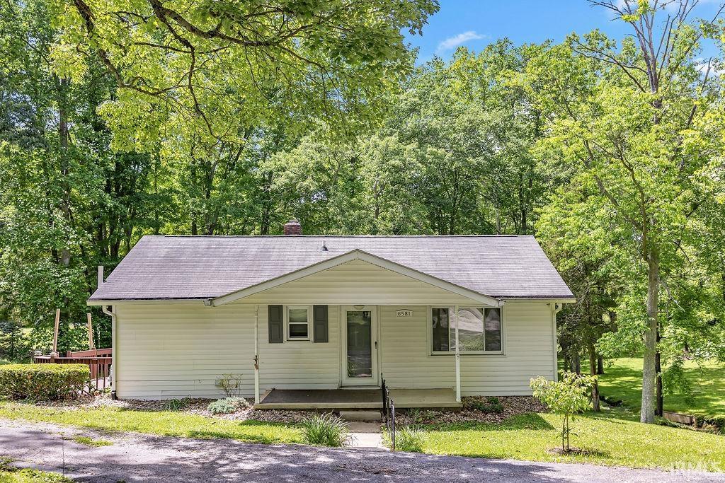 6581 N Showers Road Property Photo 1