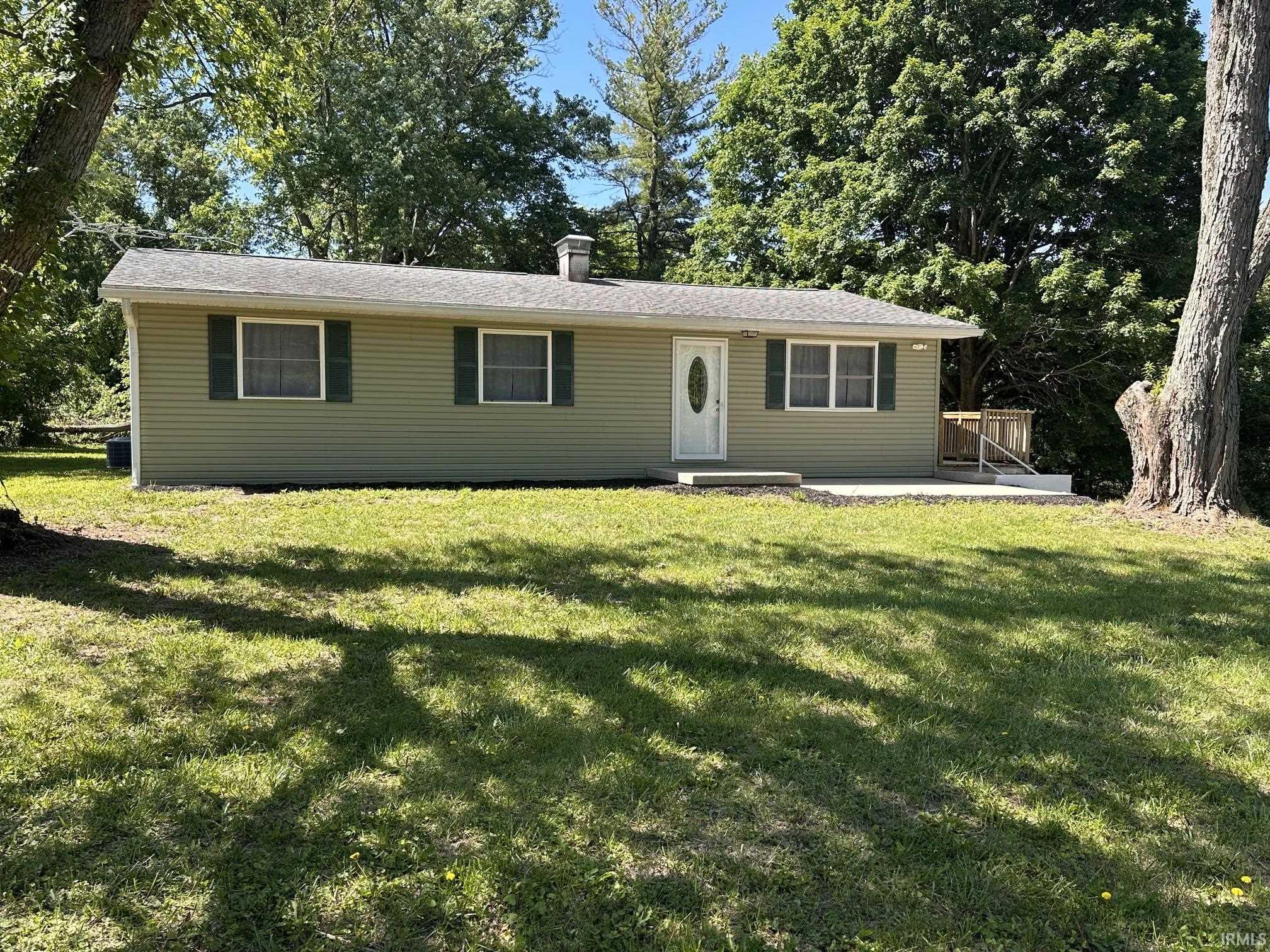 1742 E Range Line Road Property Photo 1