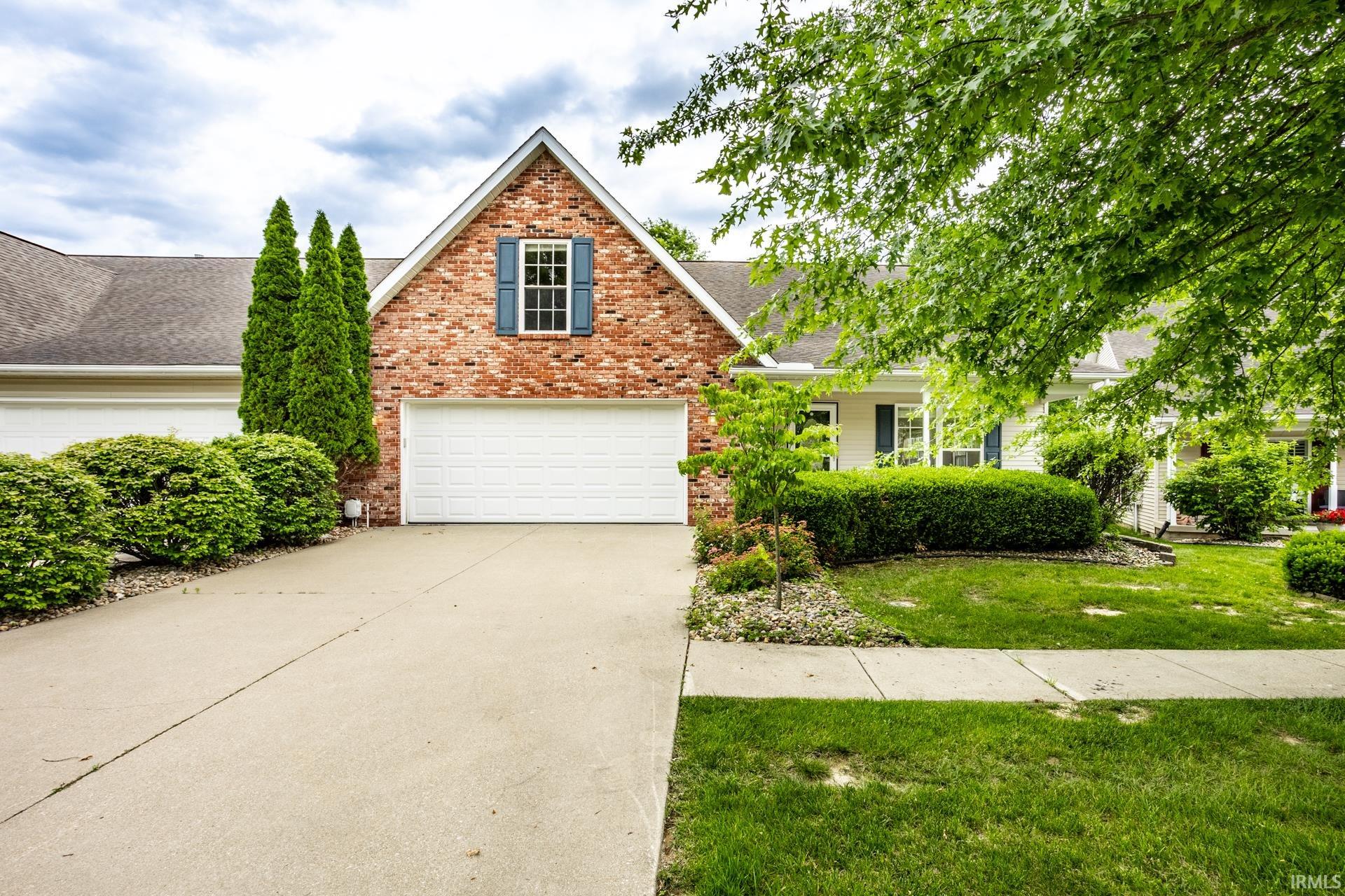 1134 W Sugarberry Court Property Photo 1