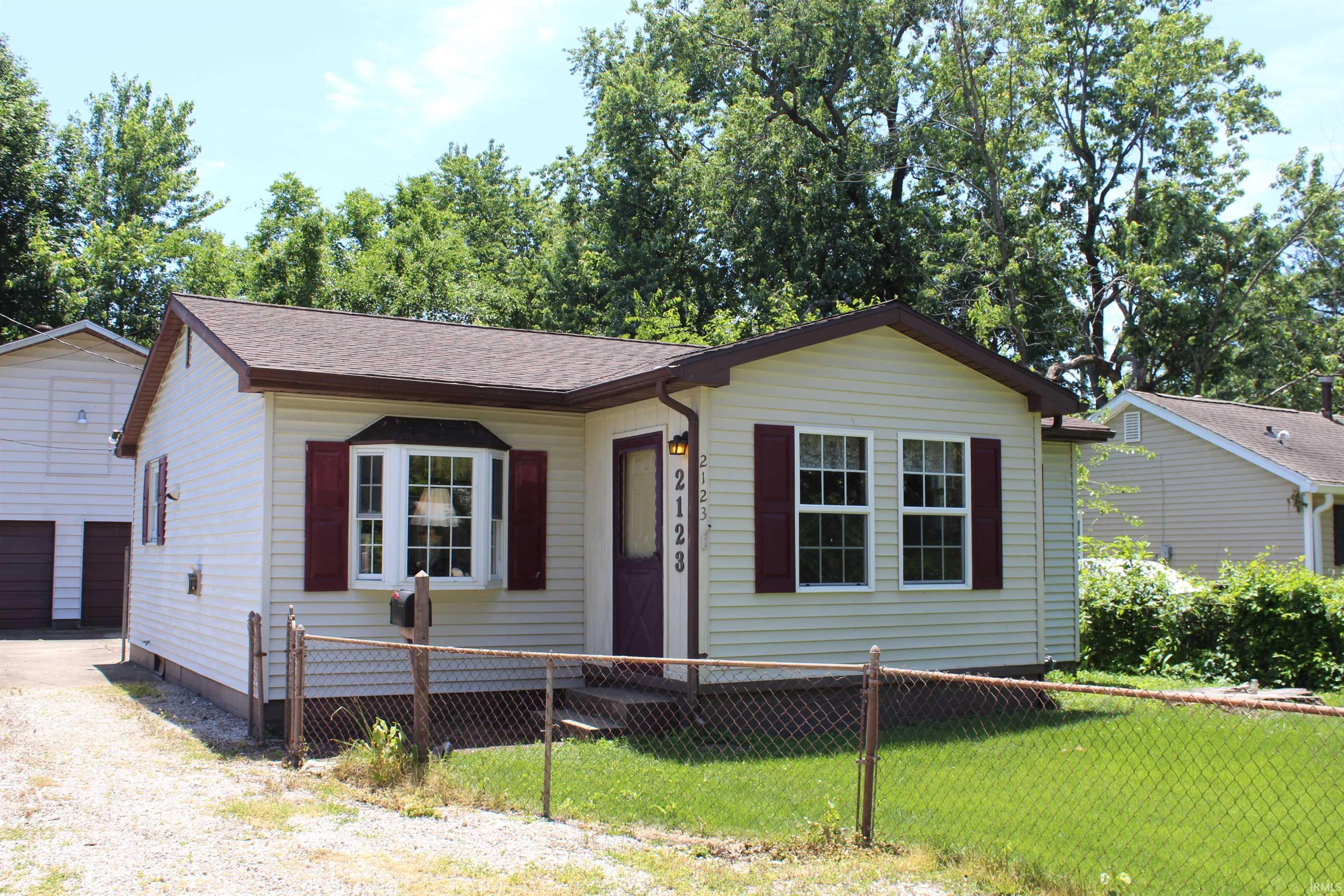 2123 Cass Avenue Property Photo 1