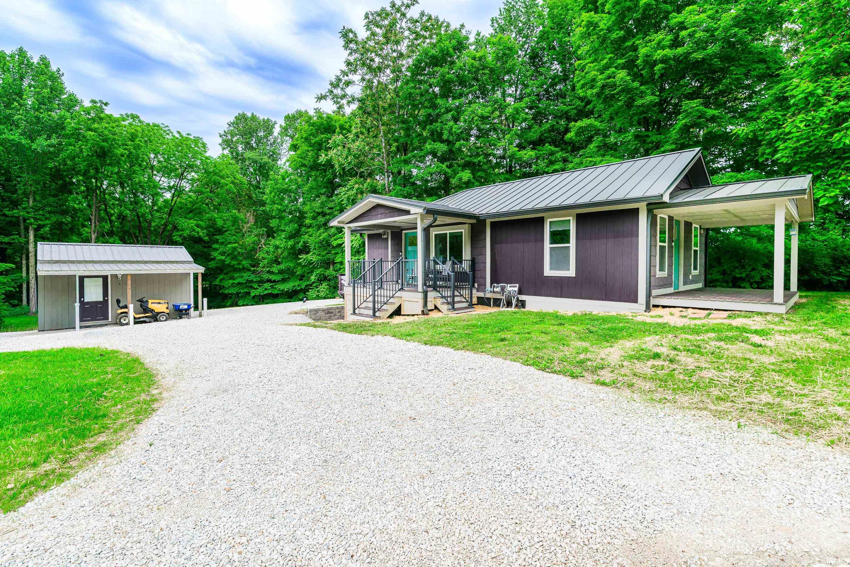2415 W Fountain Drive Property Photo 1