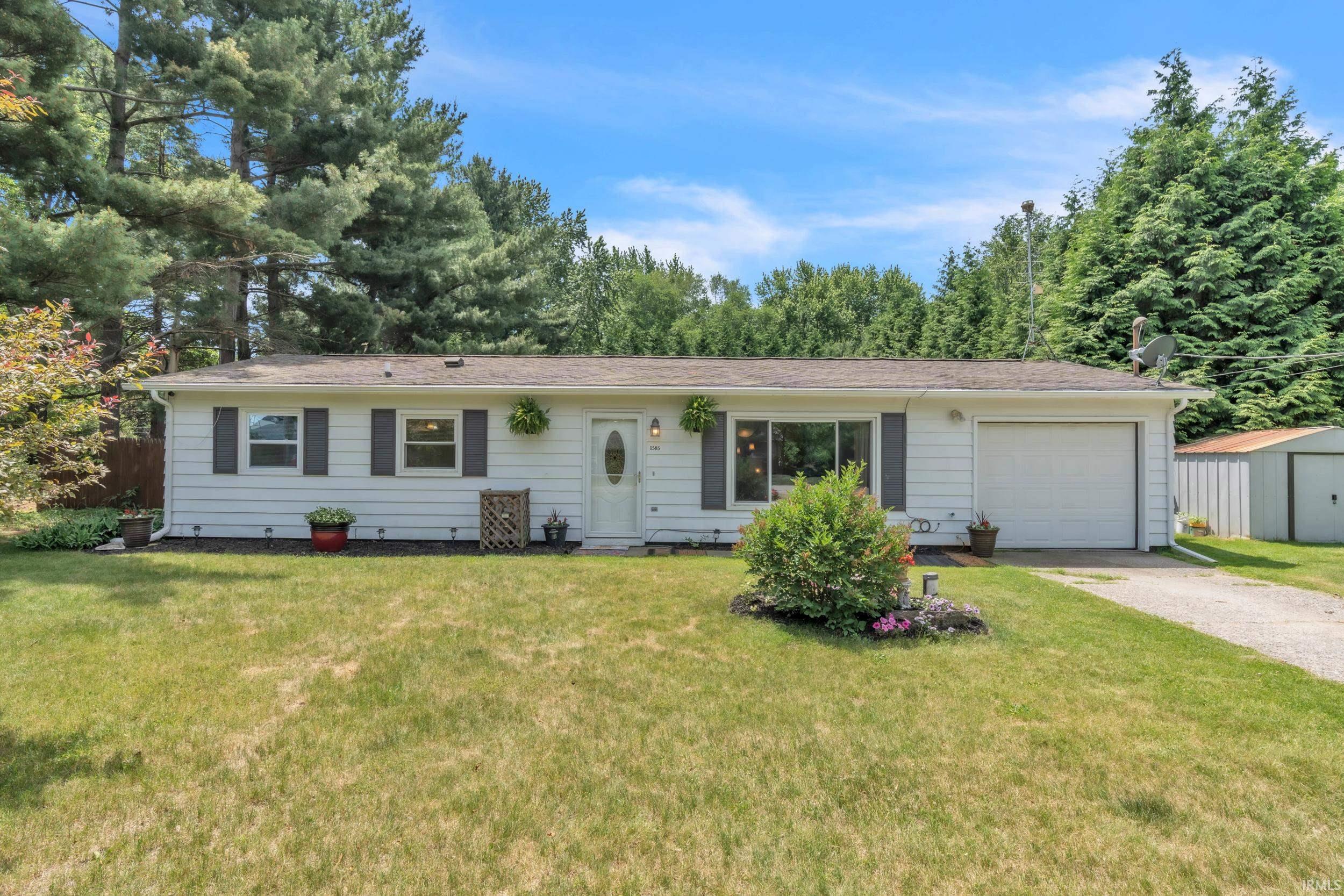 1585 W 115 N Road Property Photo 1