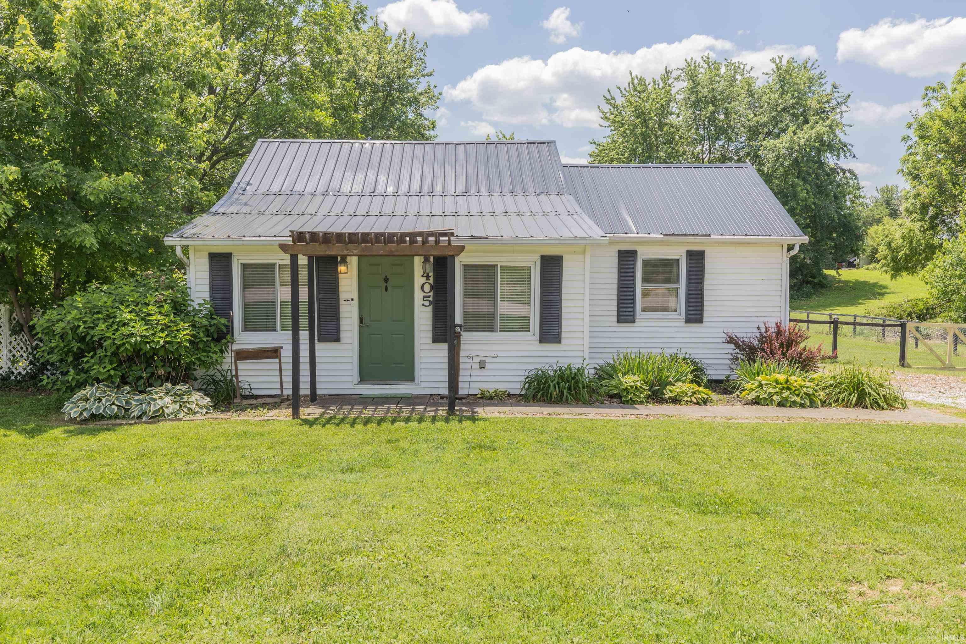 405 E Warrick Street Property Photo 1
