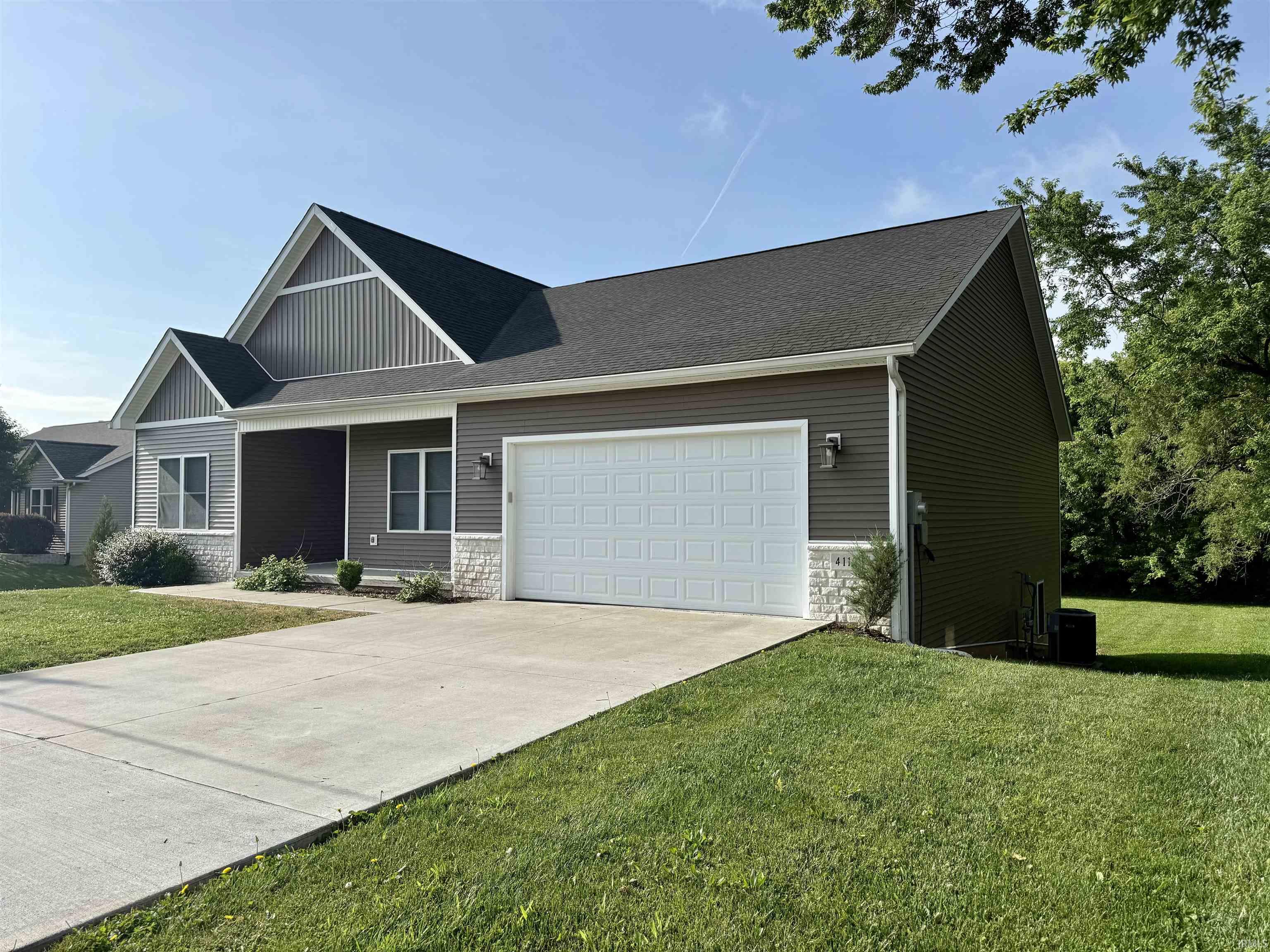 4119 W Carmola Drive Property Photo 1