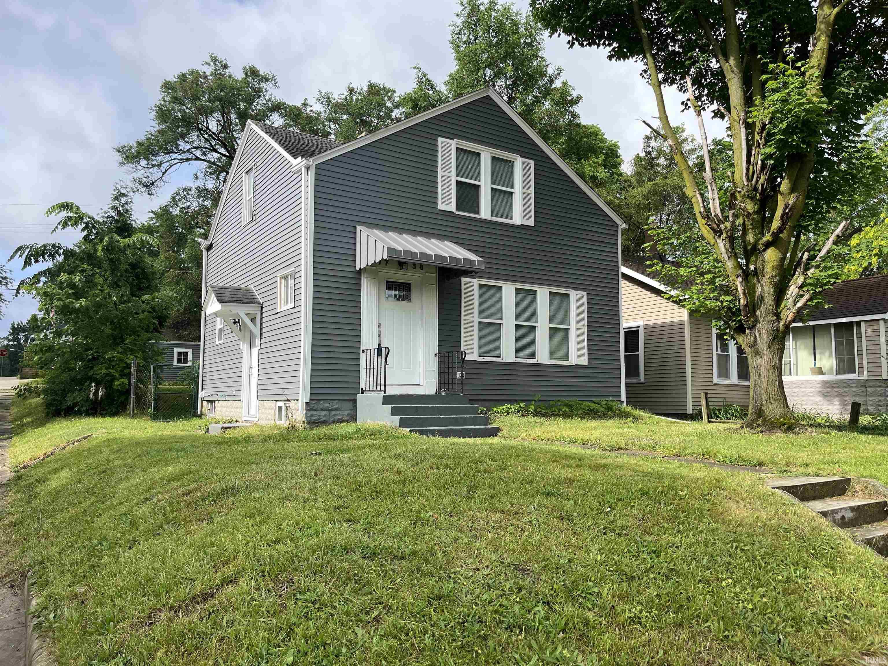 1738 E Bowman Street Property Photo 1