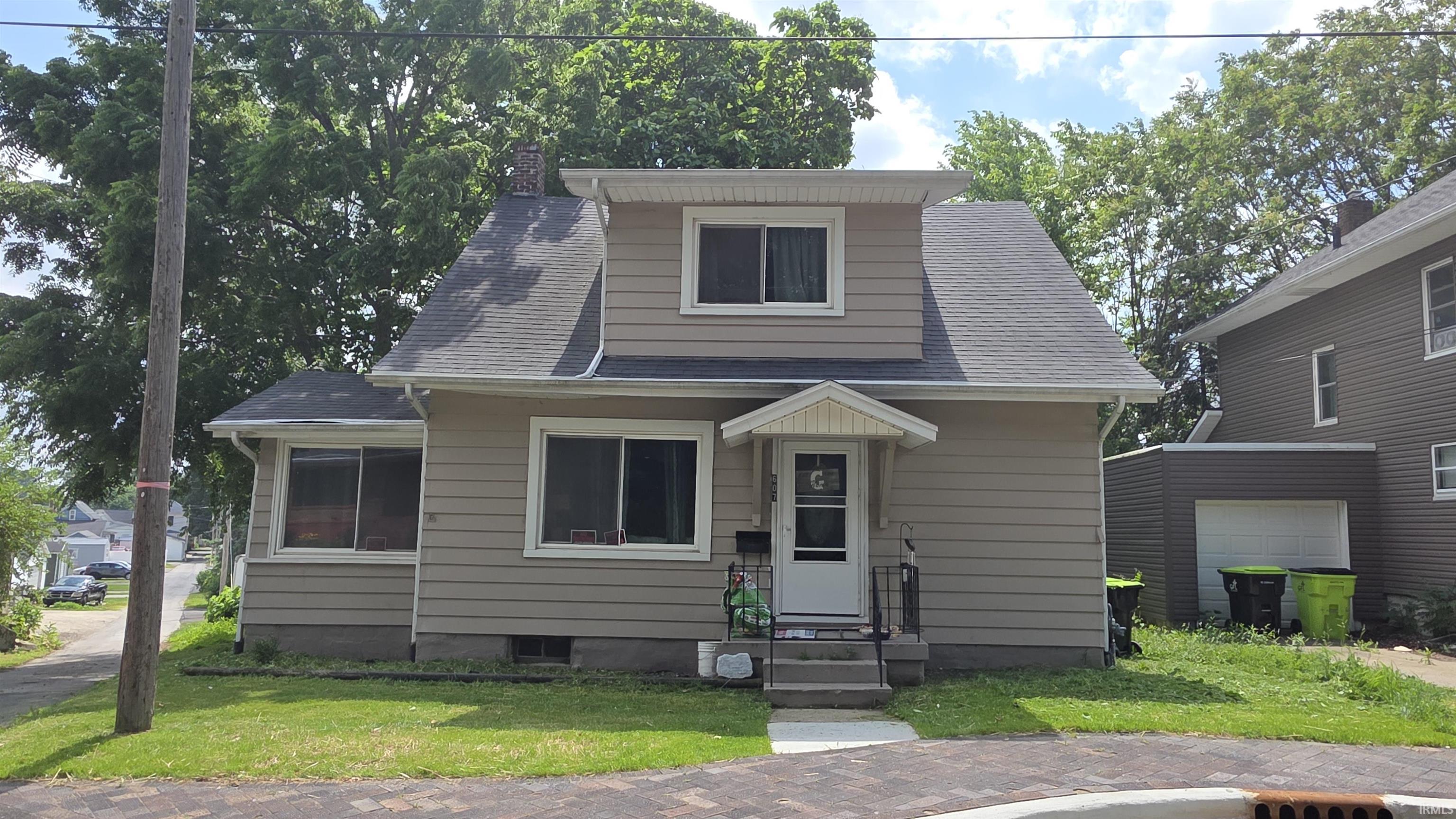 607 E Tipton Street Property Photo 1