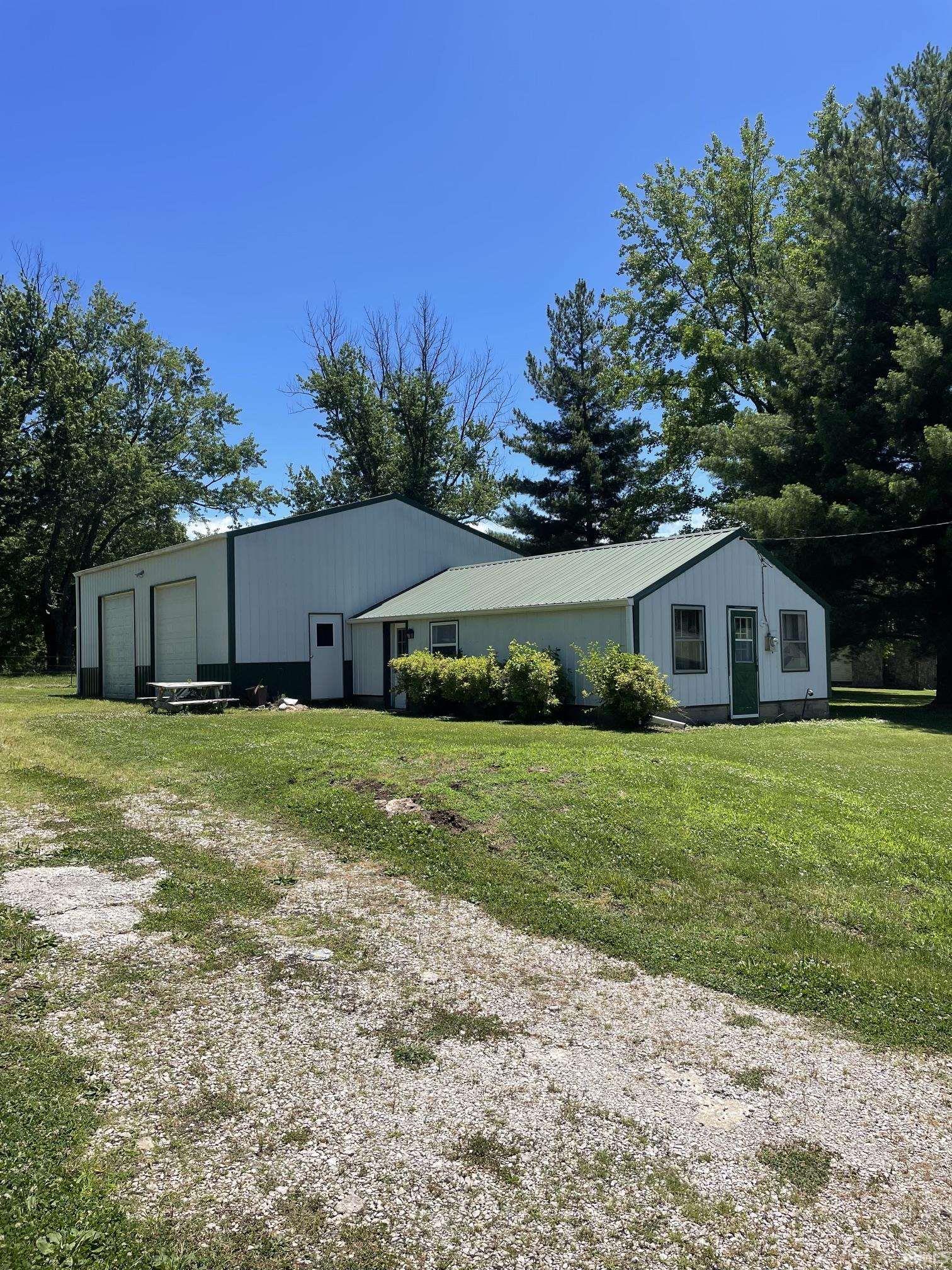 6597 S State Road 159 Highway Property Photo 1