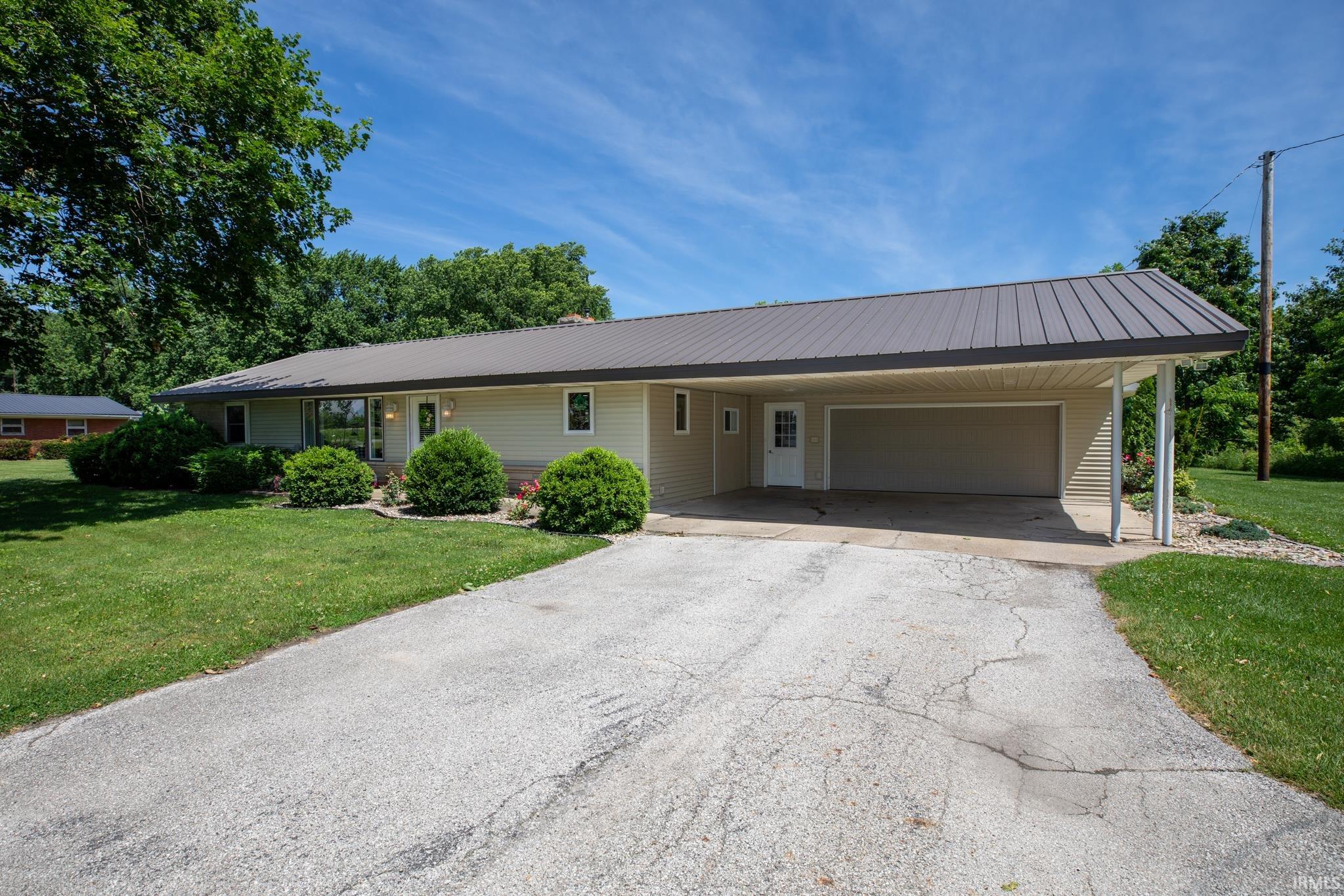 1336 Lincoln Highway Property Photo 1