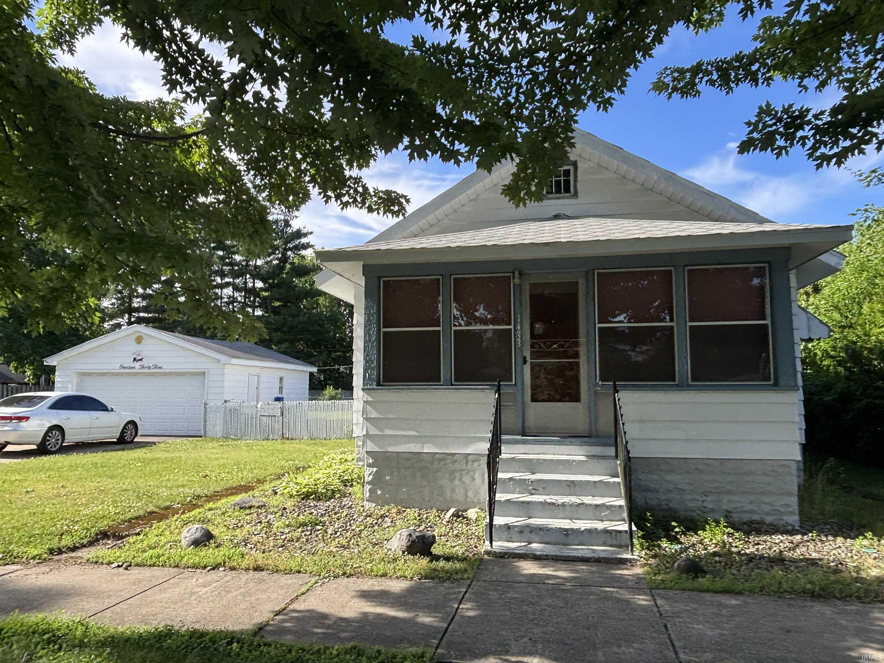 1433 Maple Row Property Photo 1
