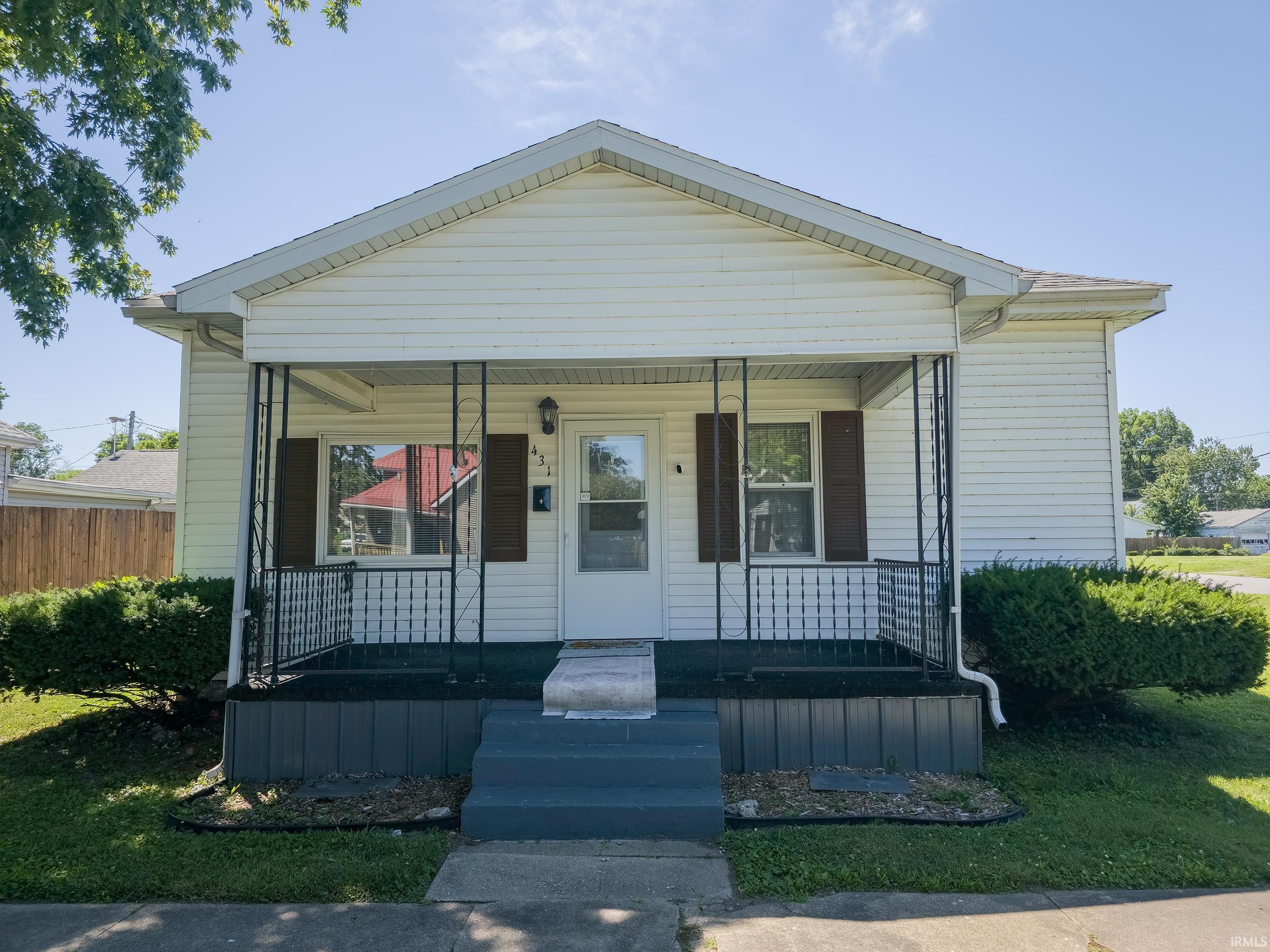 431 W 6th Street Property Photo 1