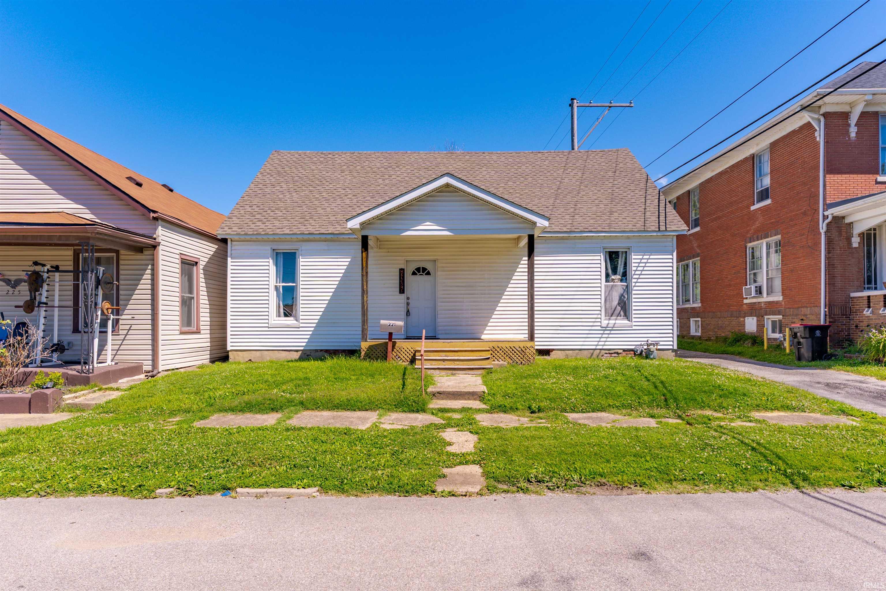 221 W Eighth Street Property Photo 1