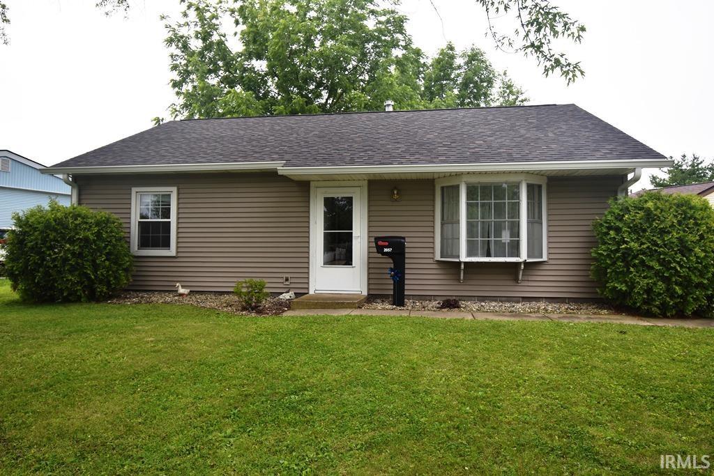 2057 Washington Drive Property Photo 1