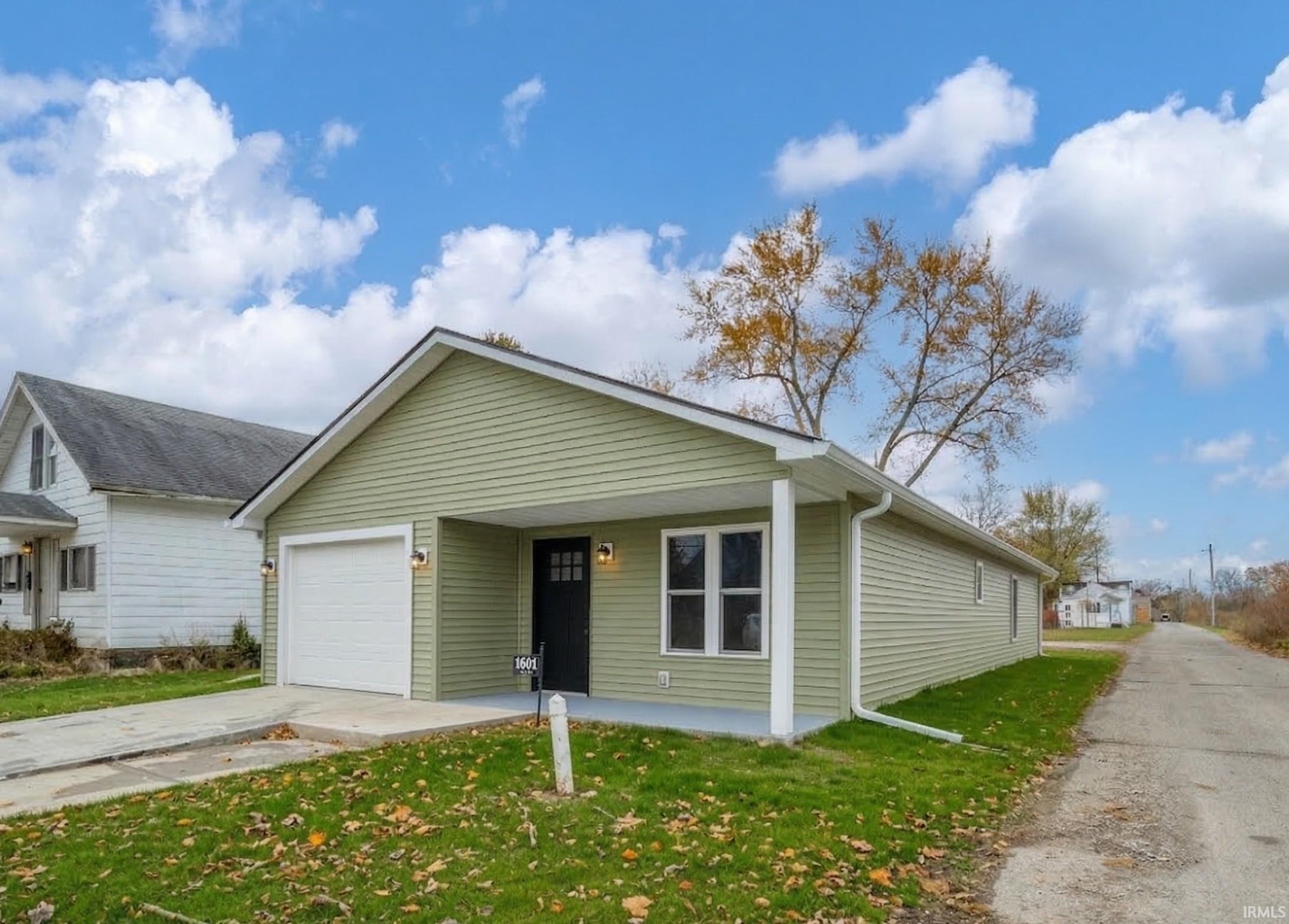 1601 E Avenue Property Photo 1