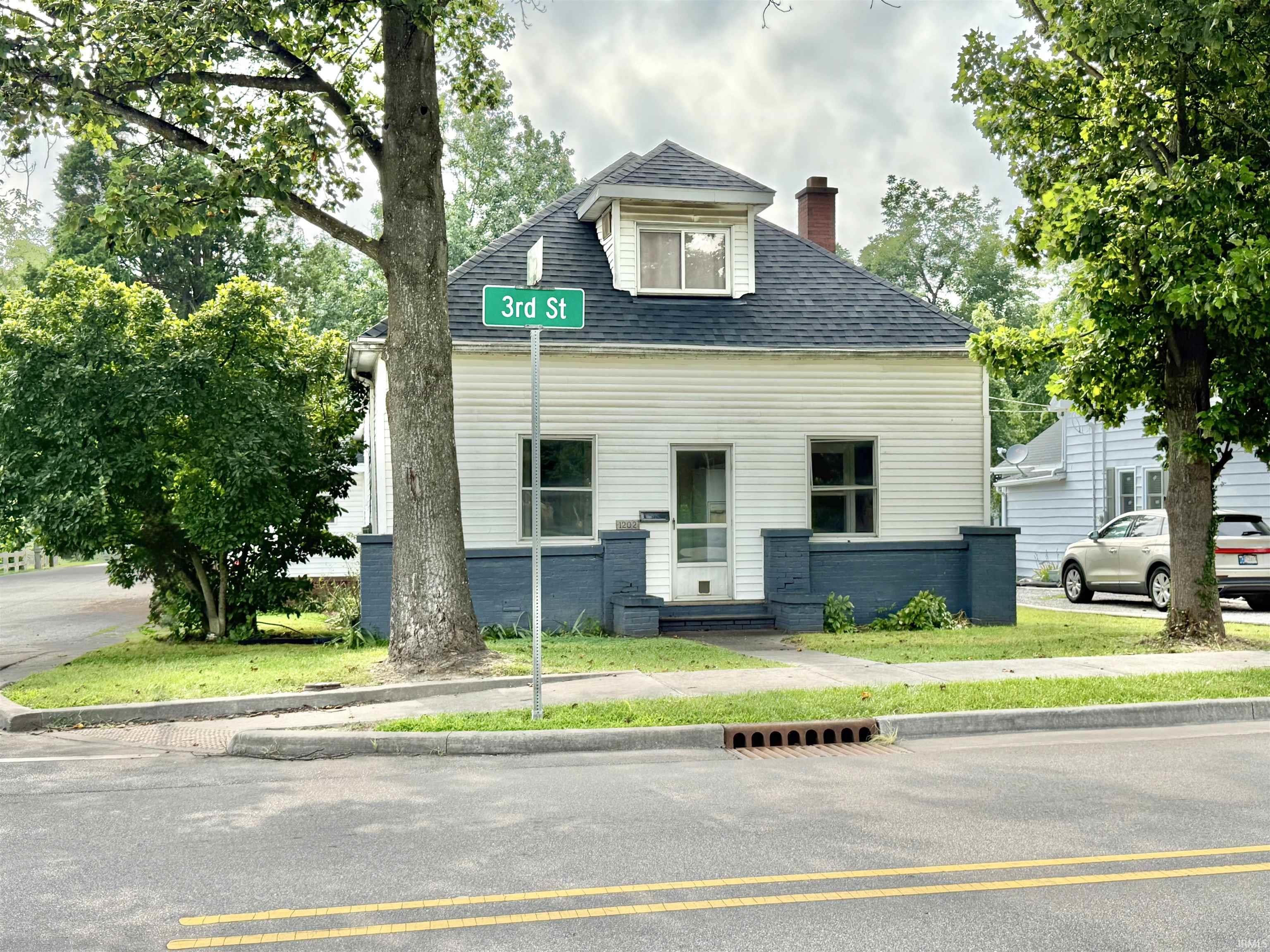 1202 N Third Street Property Photo 1