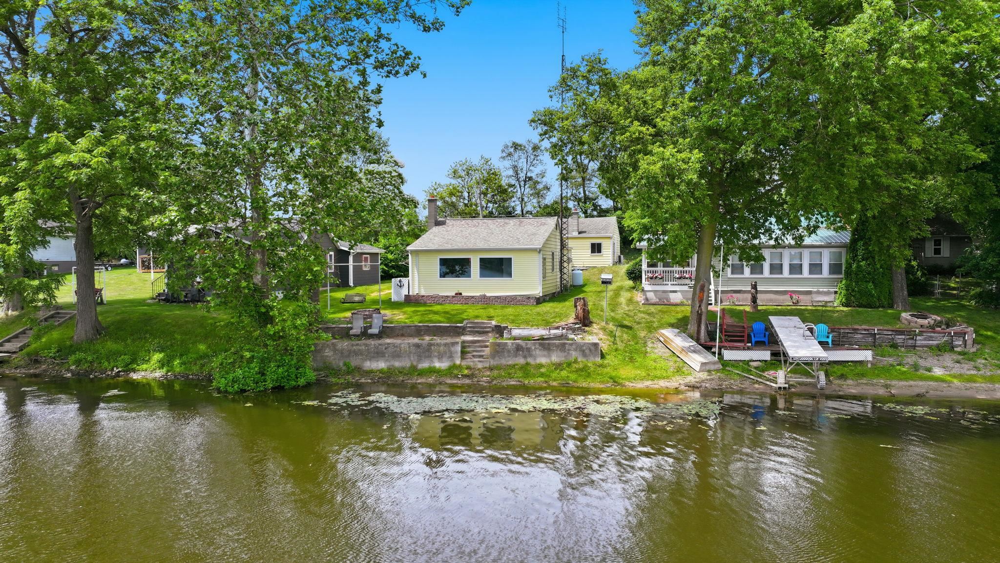 3190 S 390 W Golden Lake Property Photo 1
