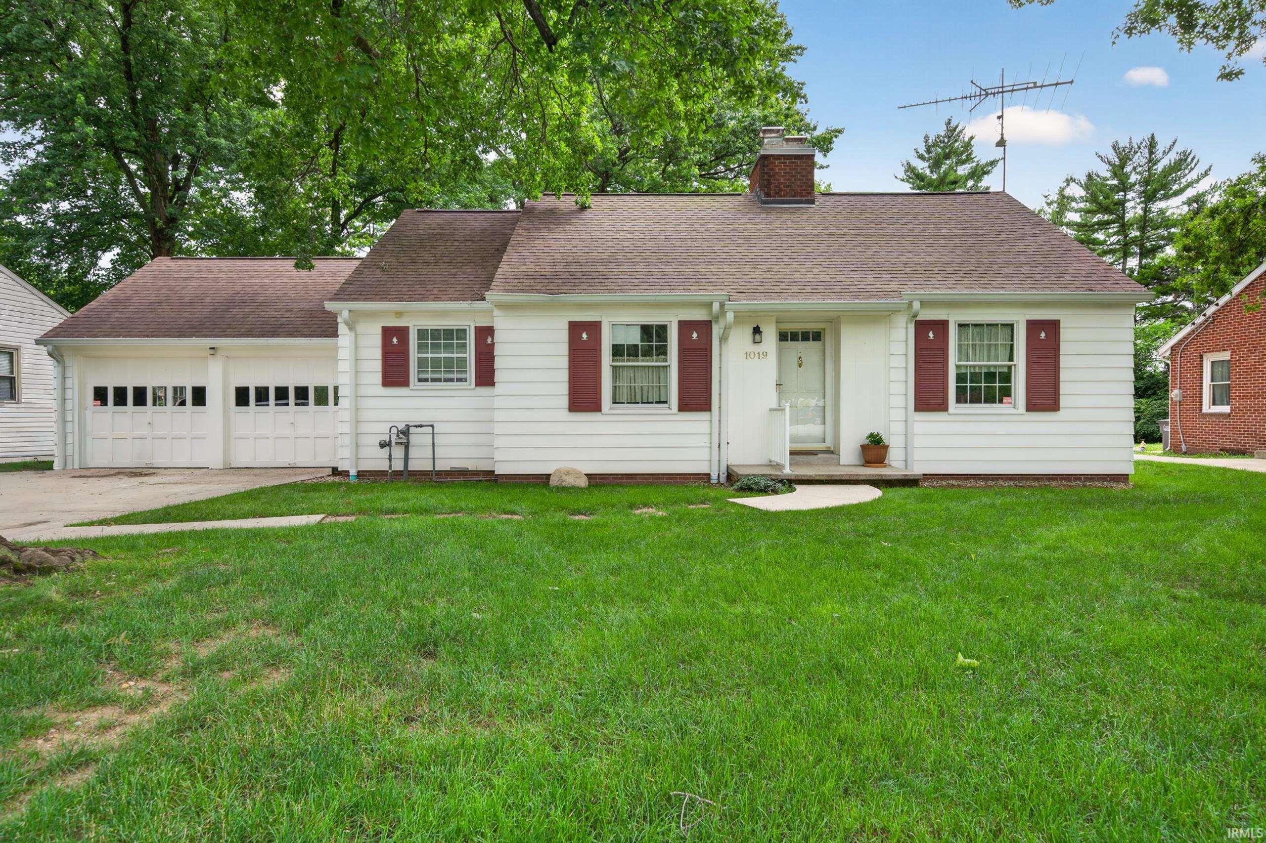 1019 Hillcrest Road Property Photo 1