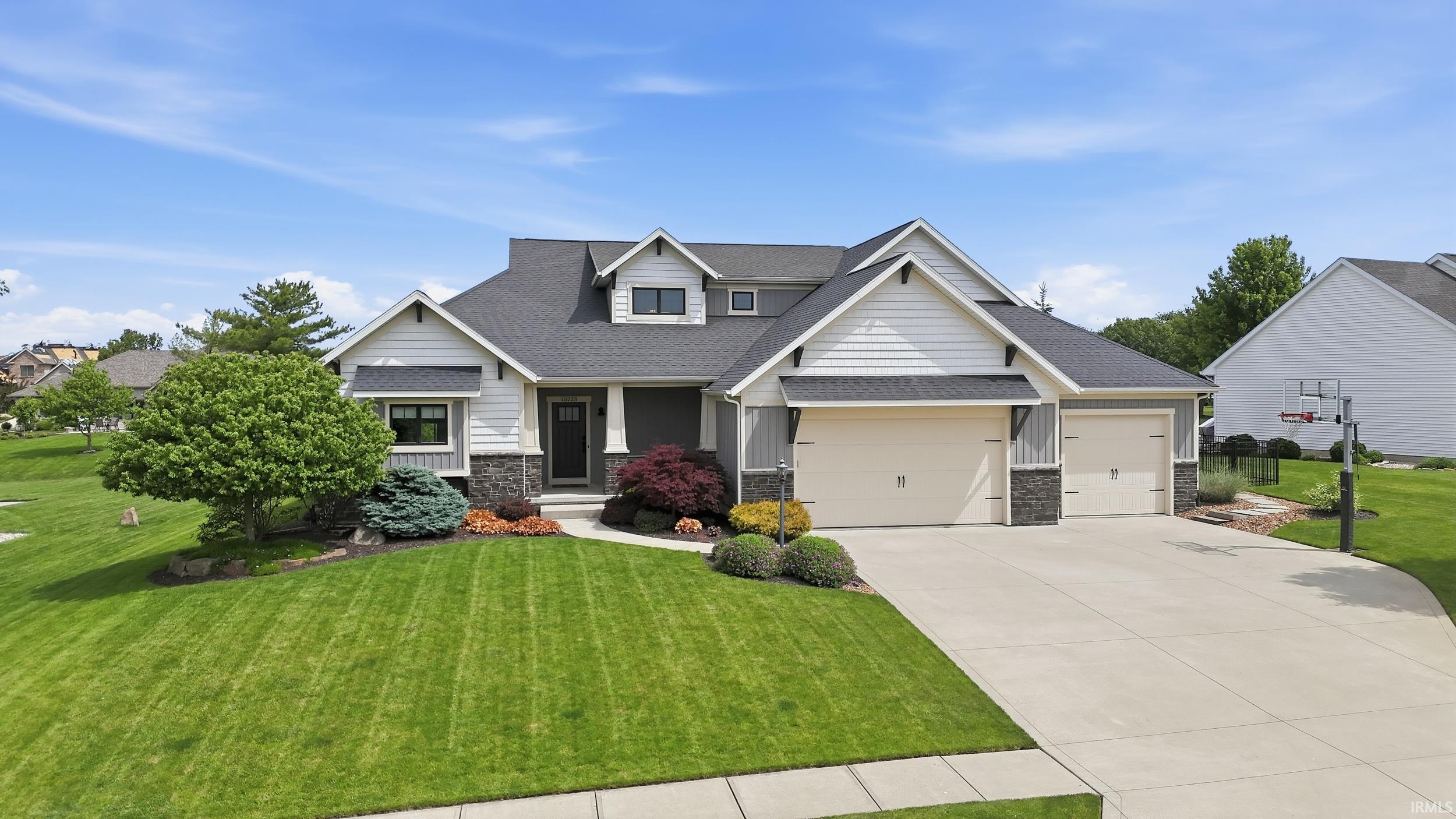 10223 Buttonwood Pass Property Photo 1