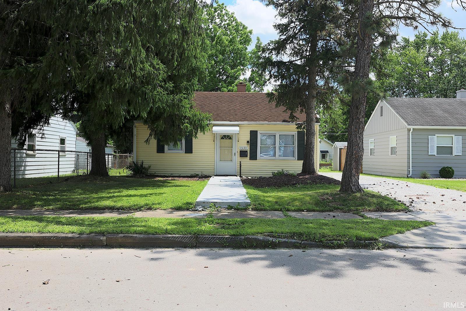1933 W 4th Street Property Photo 1