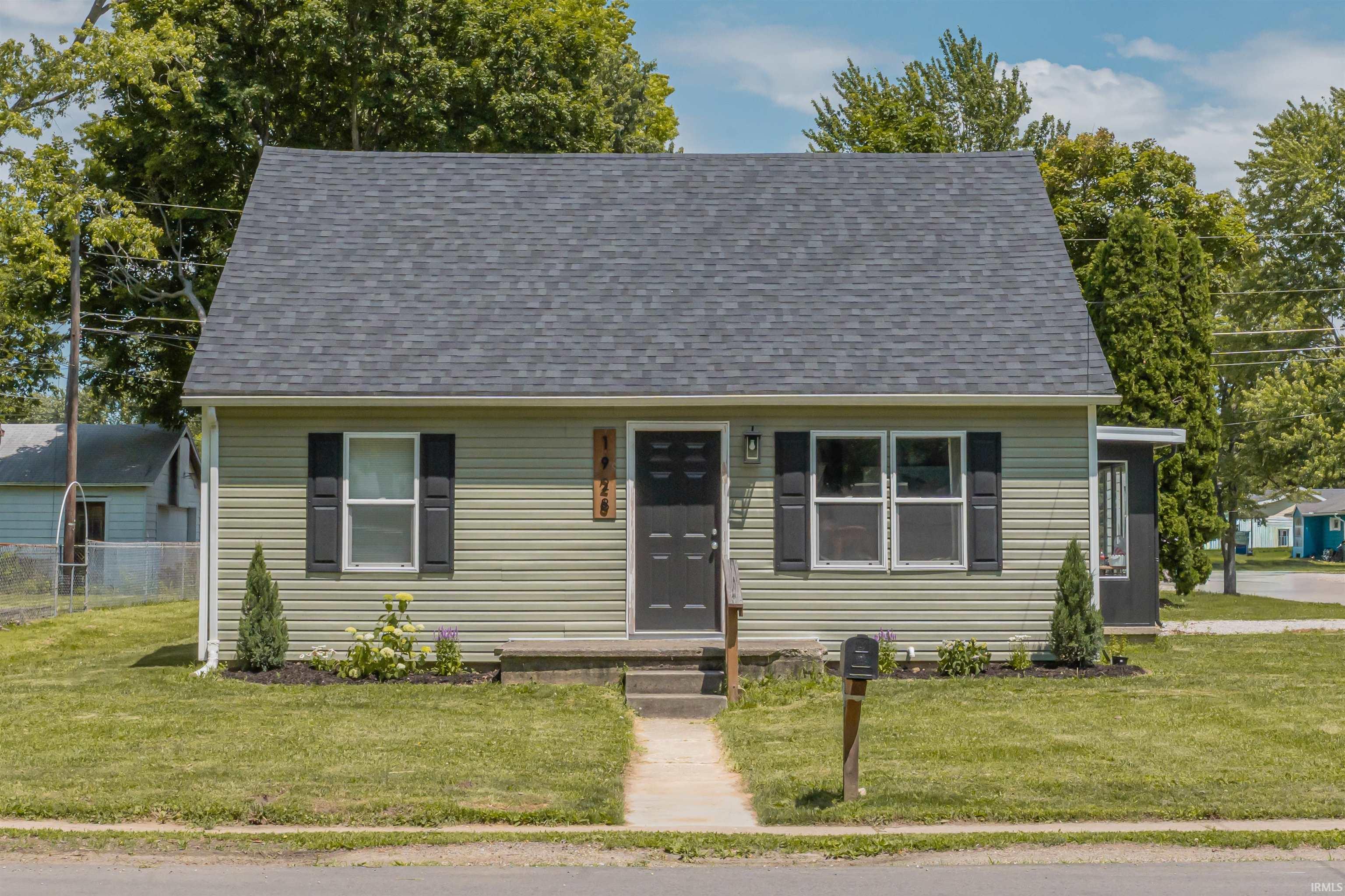 1928 S Meeker Avenue Property Photo 1