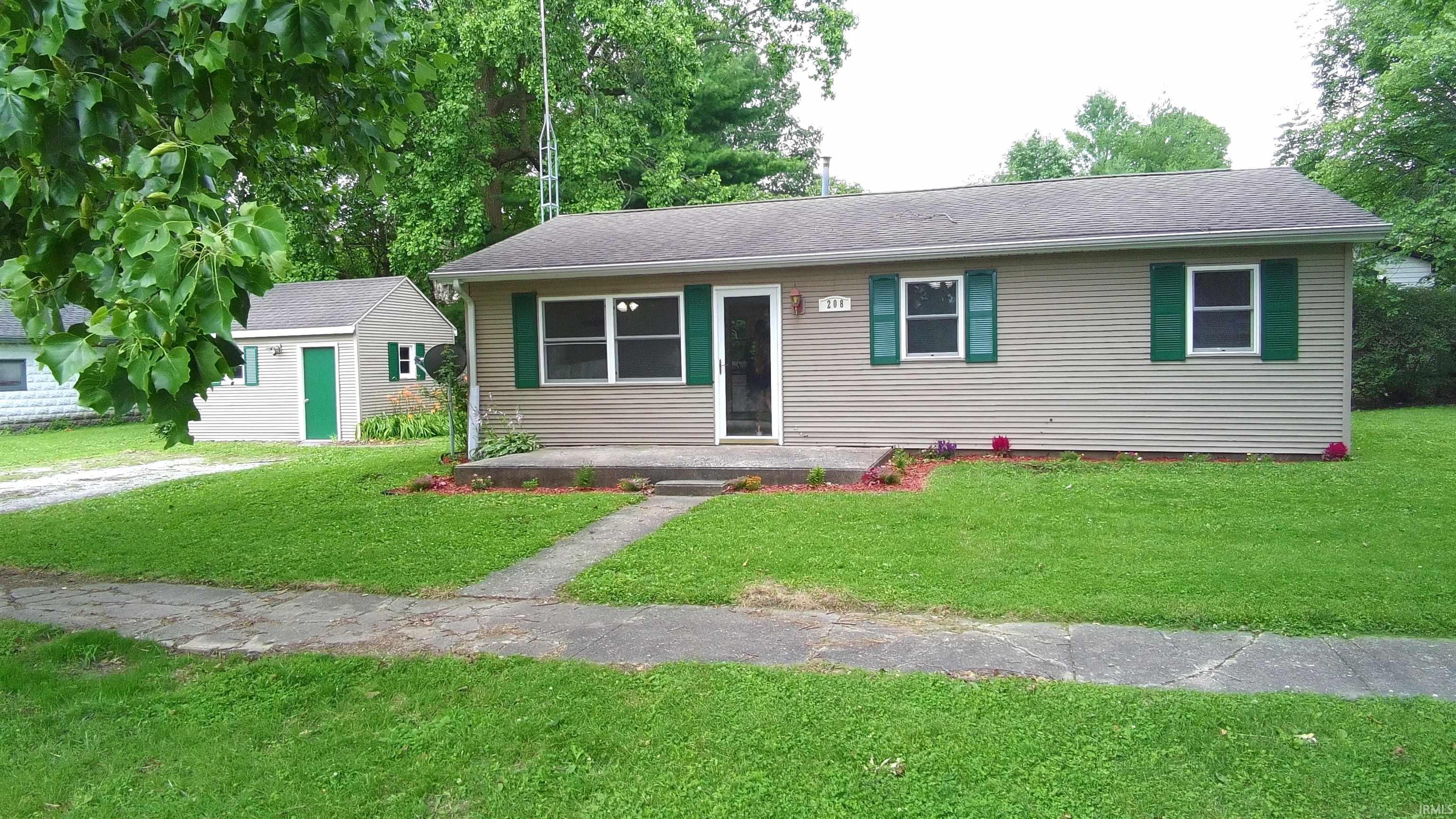 208 N Sheets Street Property Photo 1