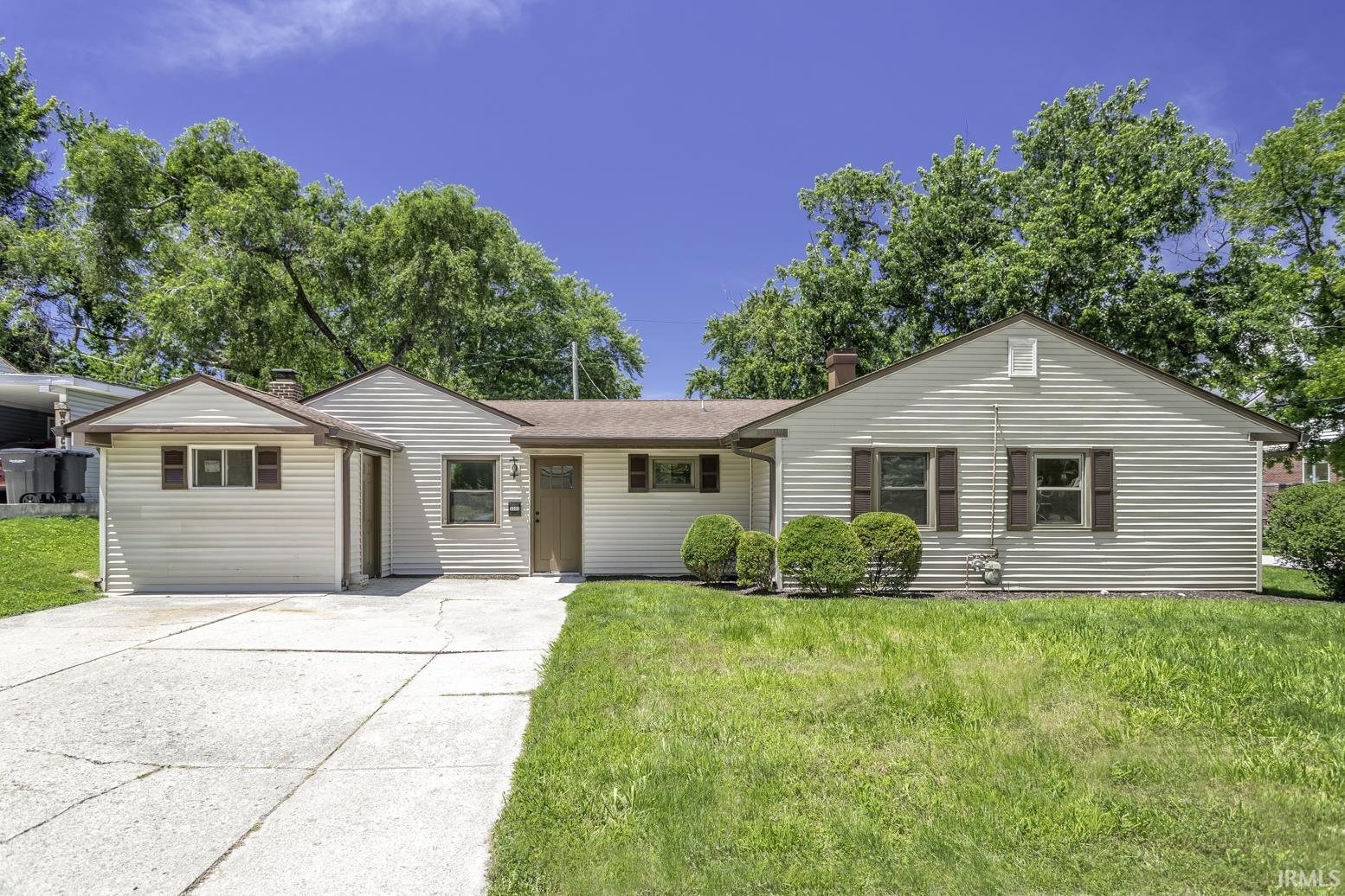 3300 Longlois Drive Property Photo 1