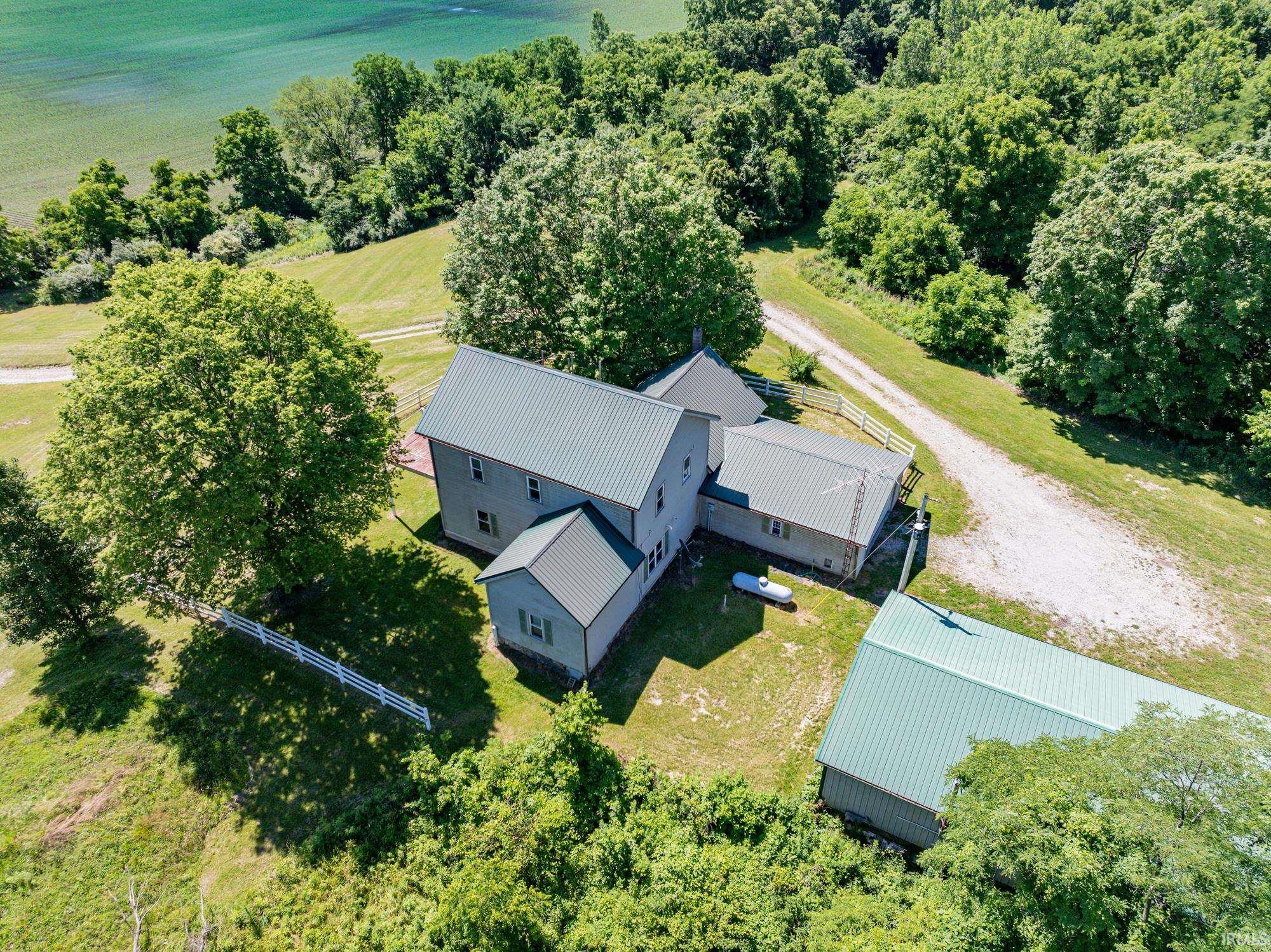 1055 E 300 N Road Property Photo 1