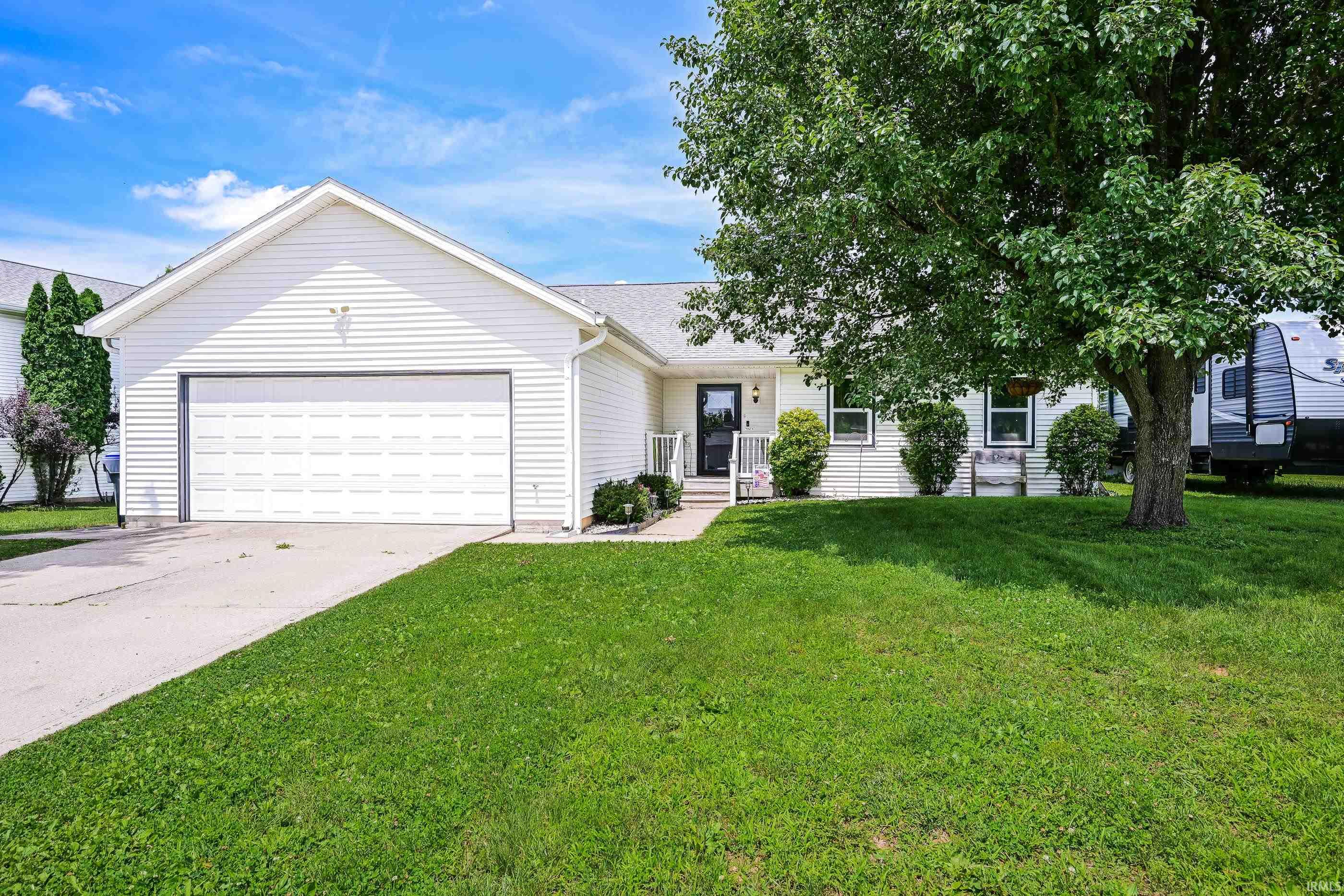 1267 E Marigold Drive Property Photo 1