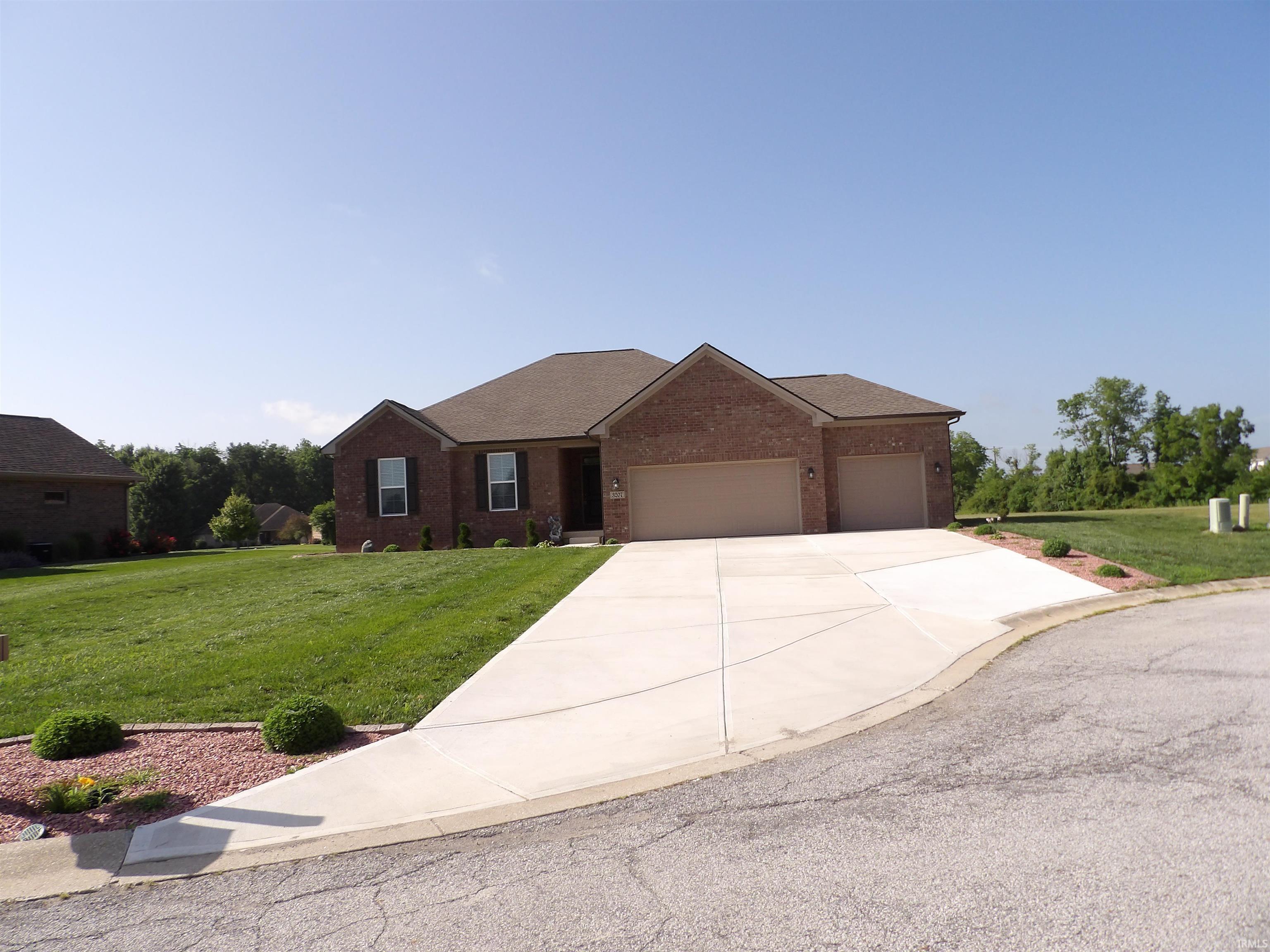 3207 Wingtip Court Property Photo 1