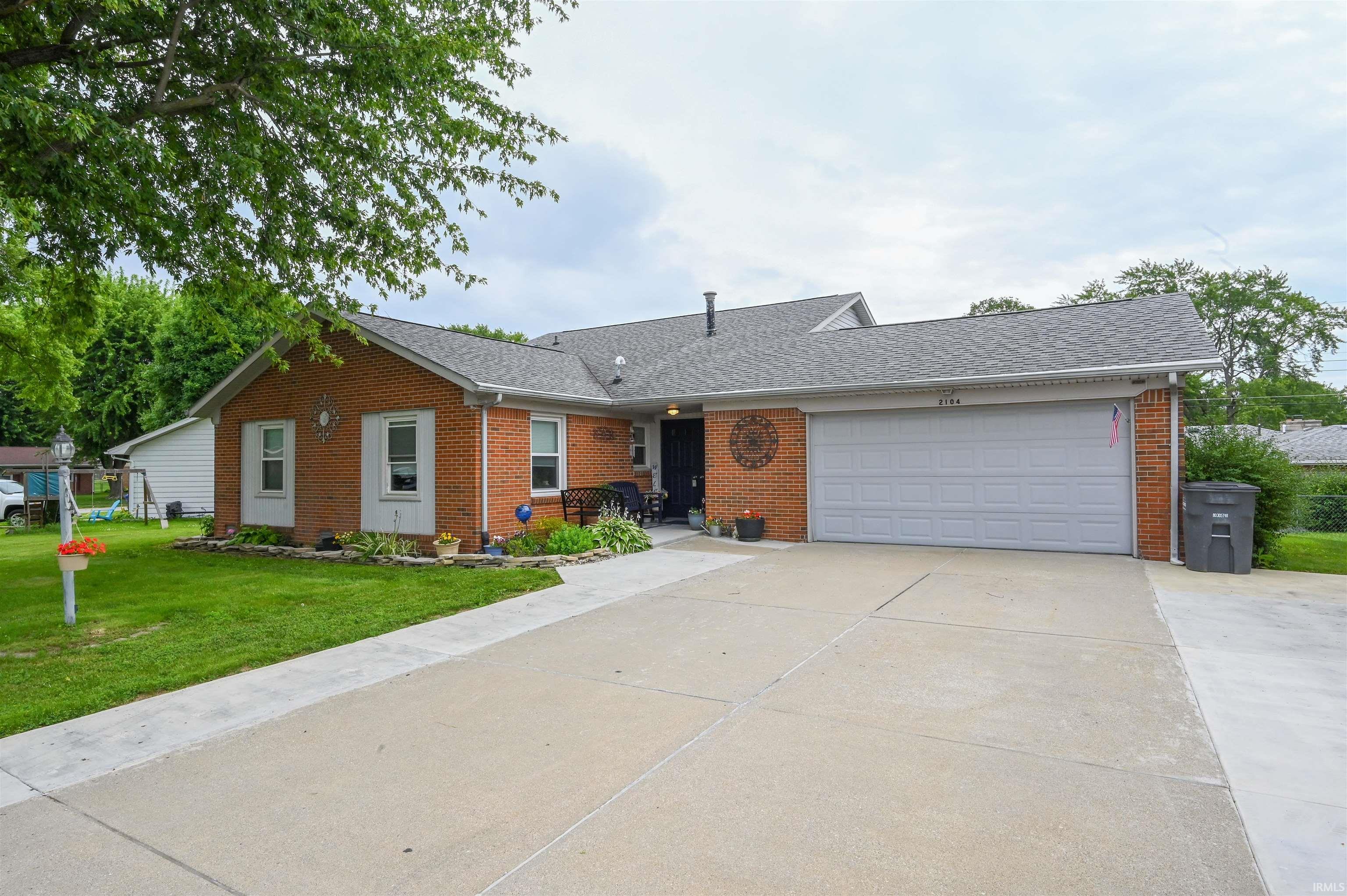 2104 Alton Drive Property Photo 1