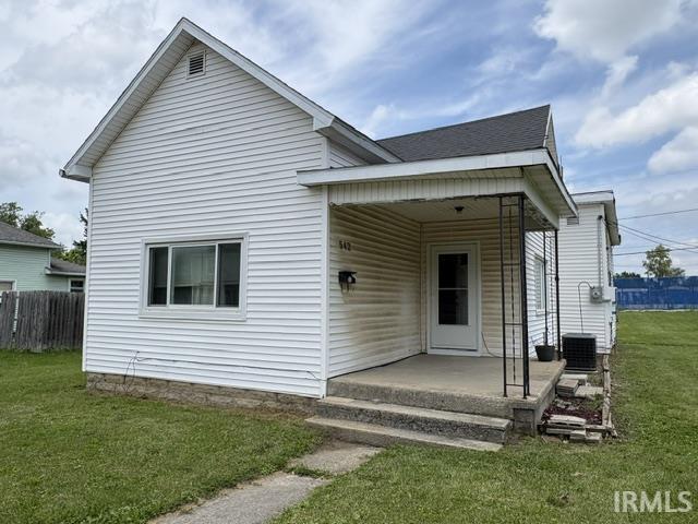 542 W Commercial Street Property Photo 1