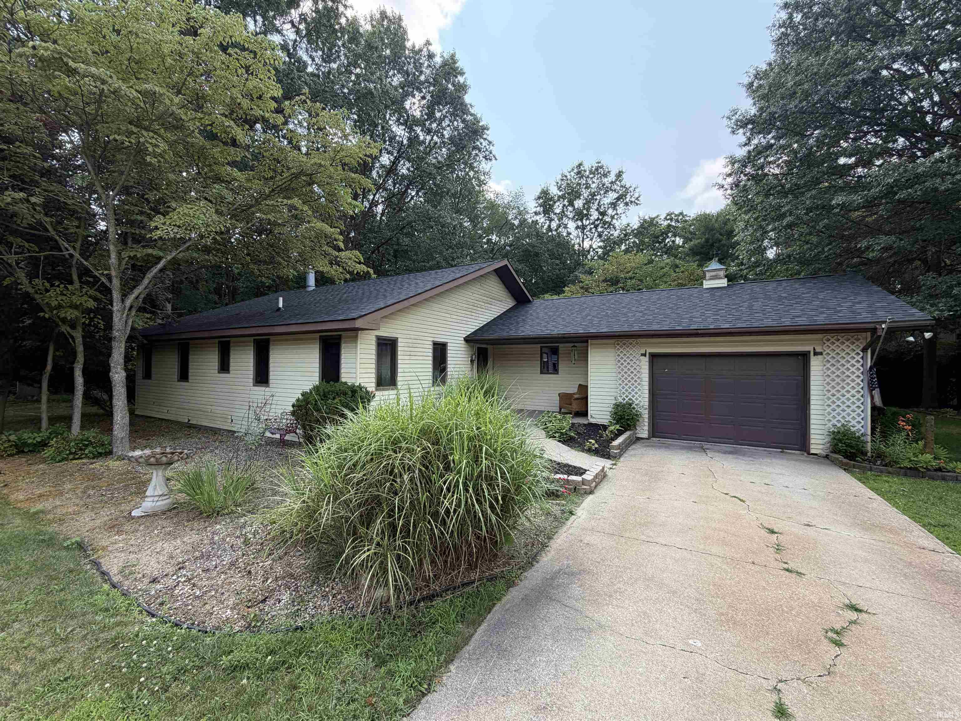 51565 Maplewood Drive Property Photo 1