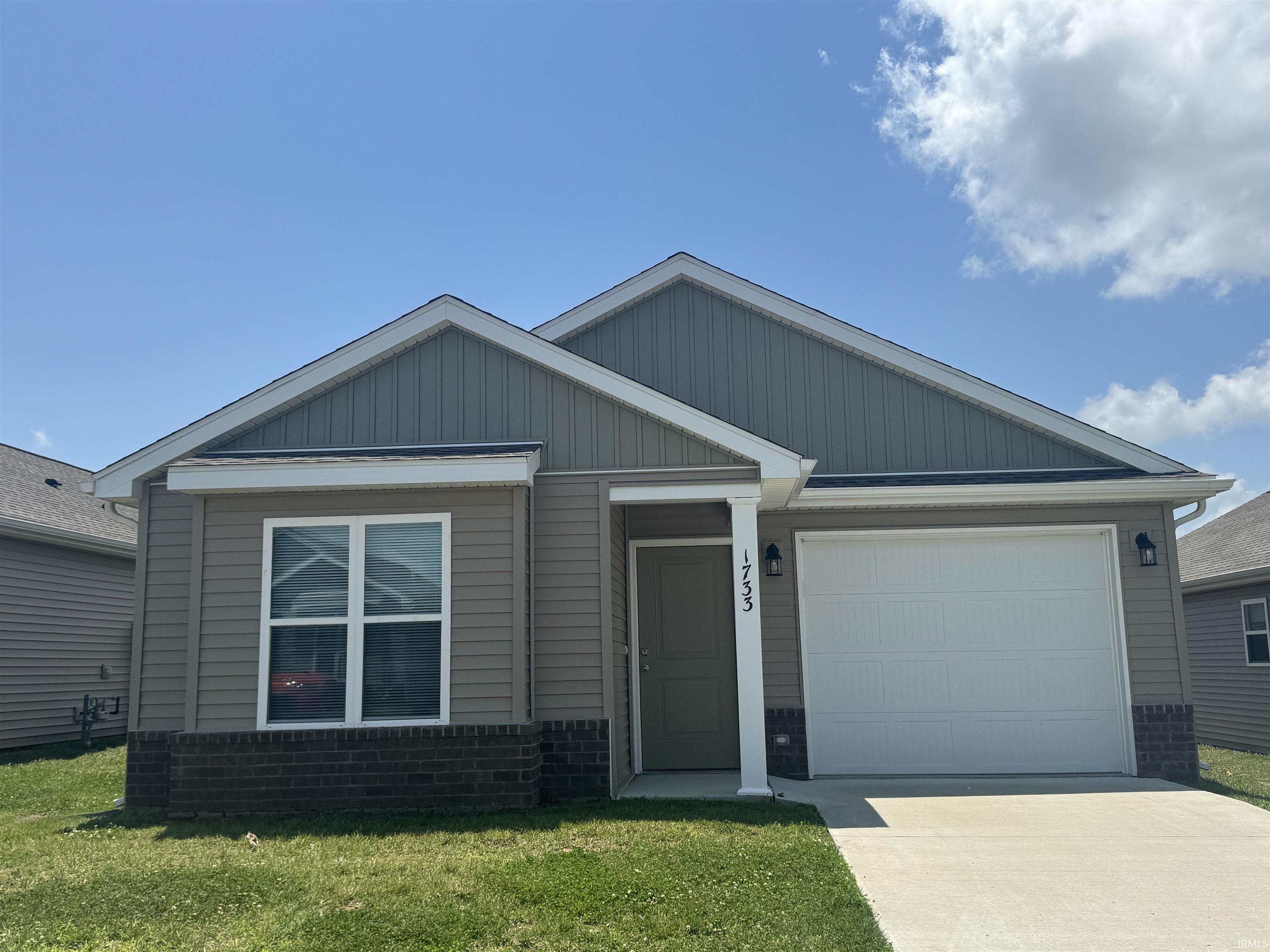 1733 W Rose Court