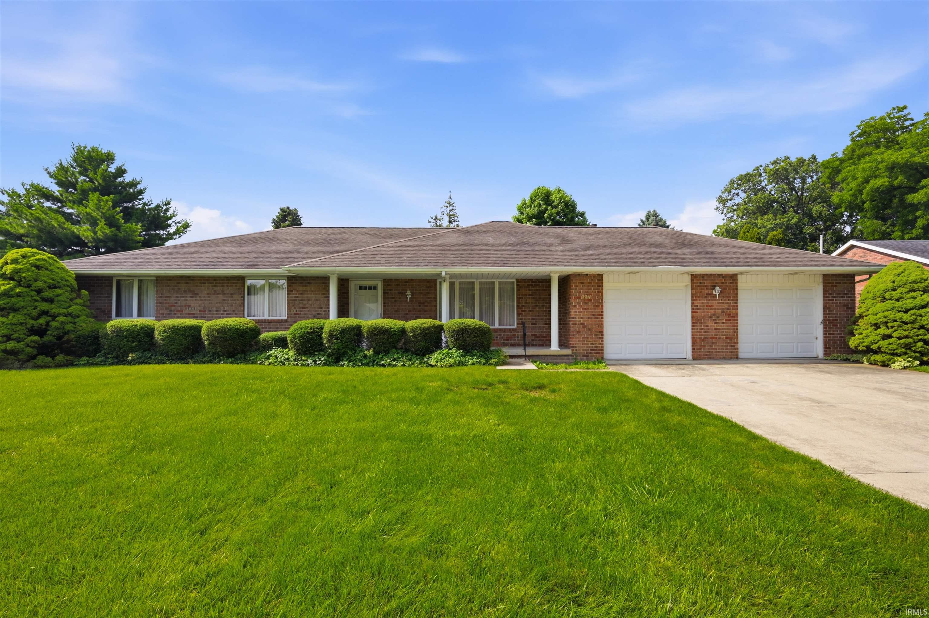 2211 W Woodmont Drive Property Photo 1