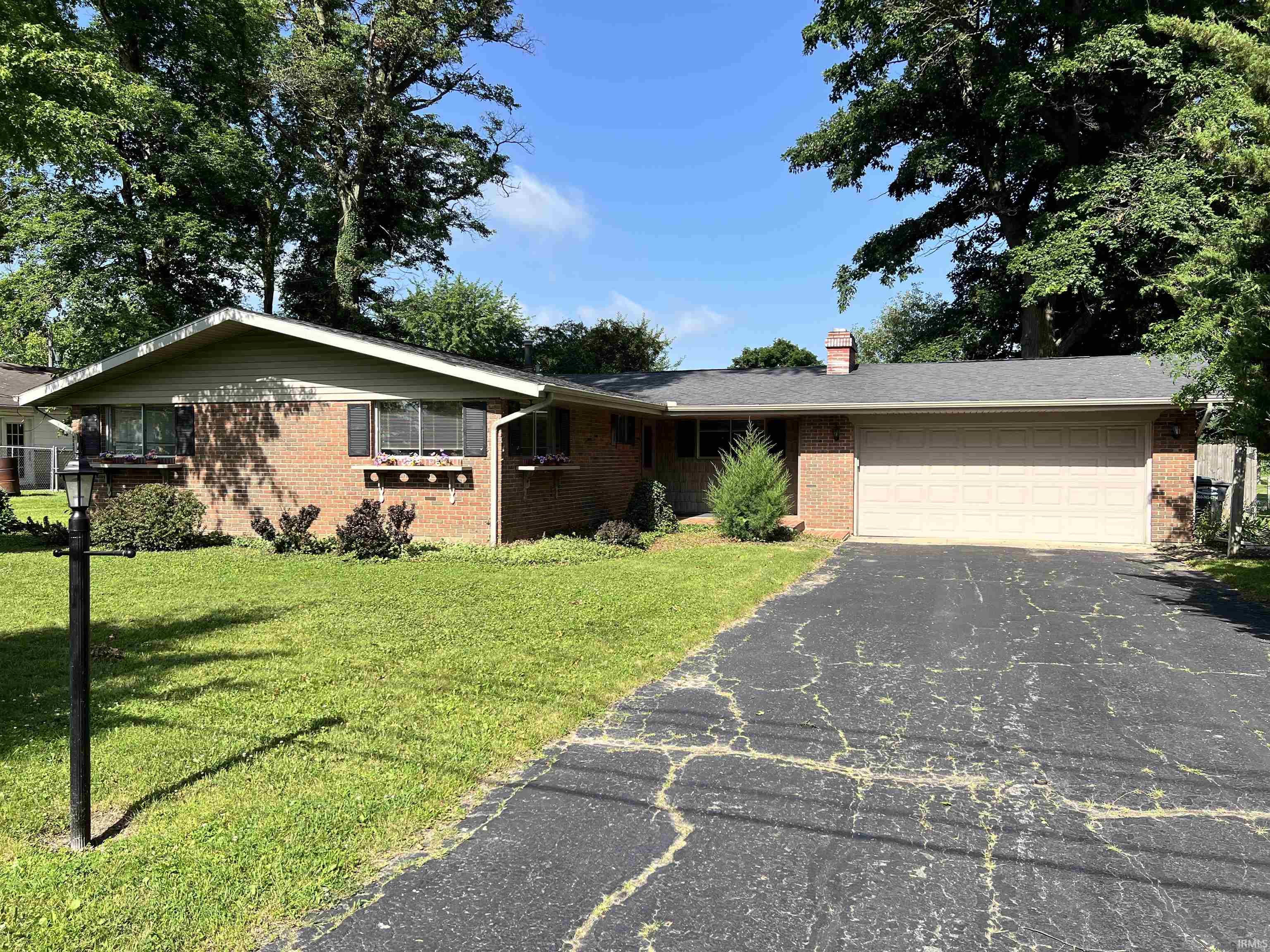 1930 N Tree Street Property Photo 1