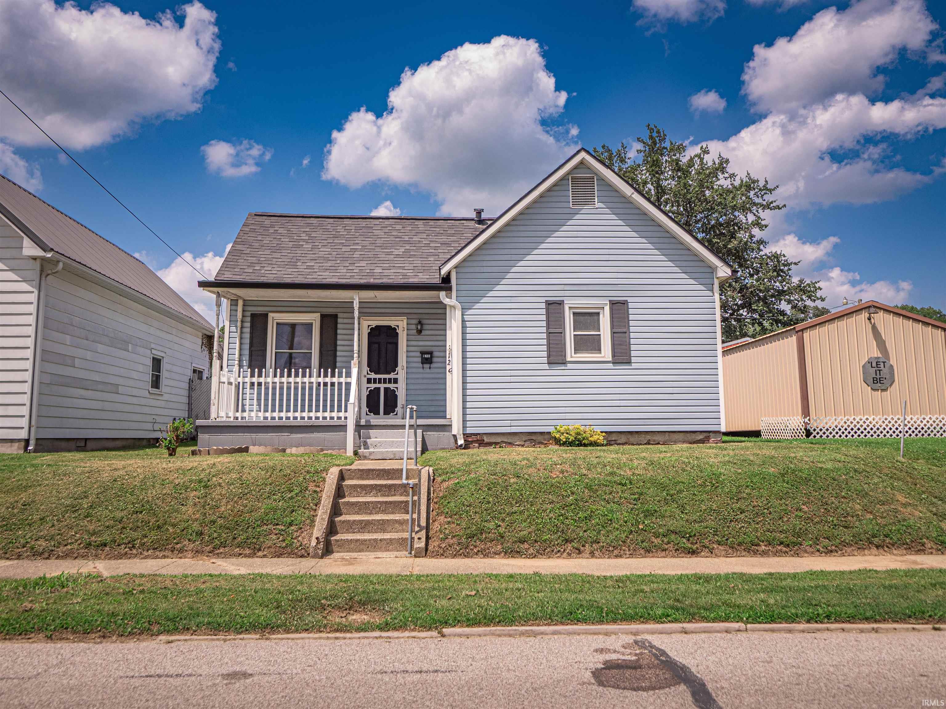 1206 E Walnut Street Property Photo 1