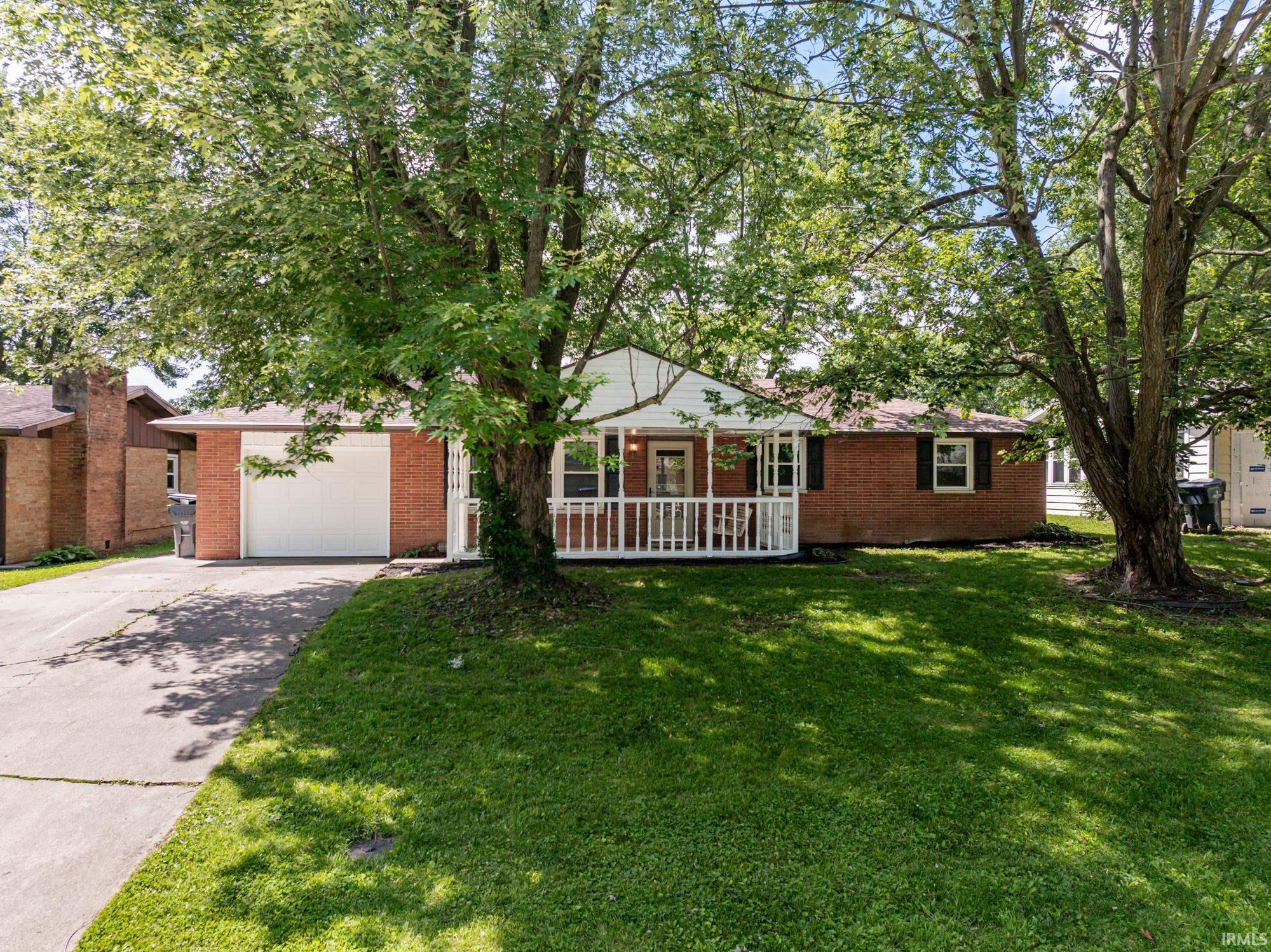 5805 E Carolyn Drive Property Photo 1