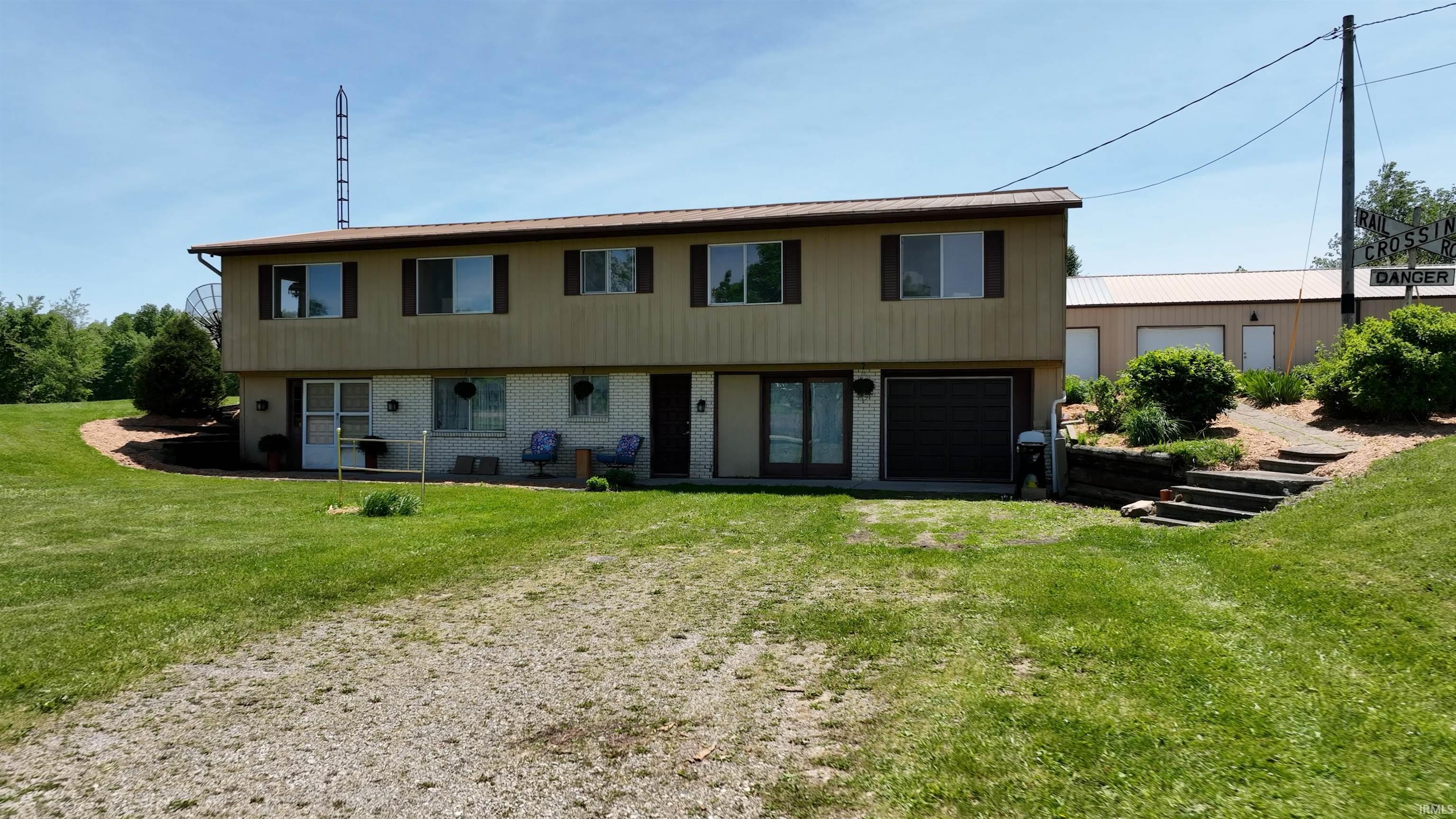 10118 E 450 S. Road Property Photo 1