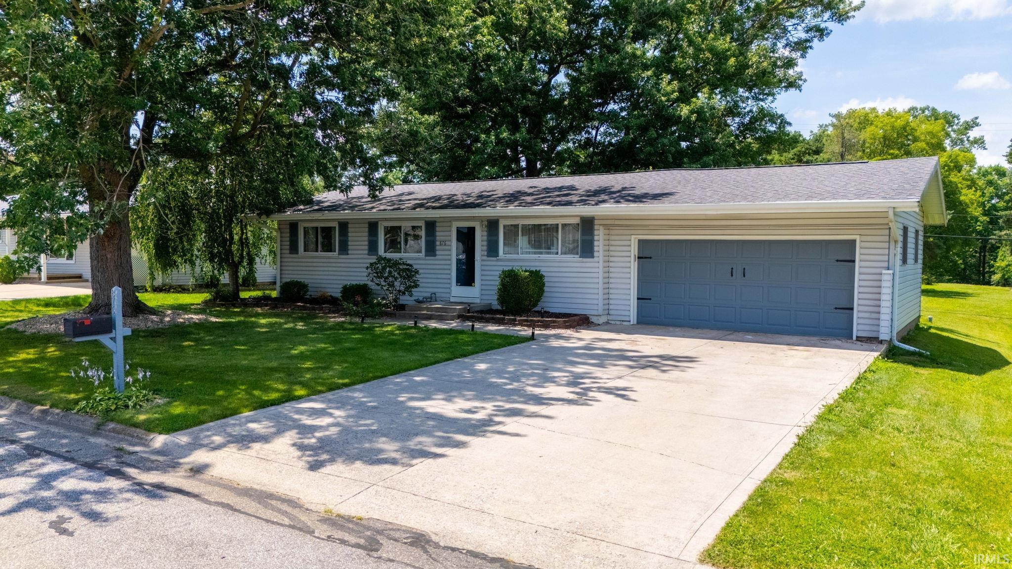 876 Sunset Drive Property Photo 1