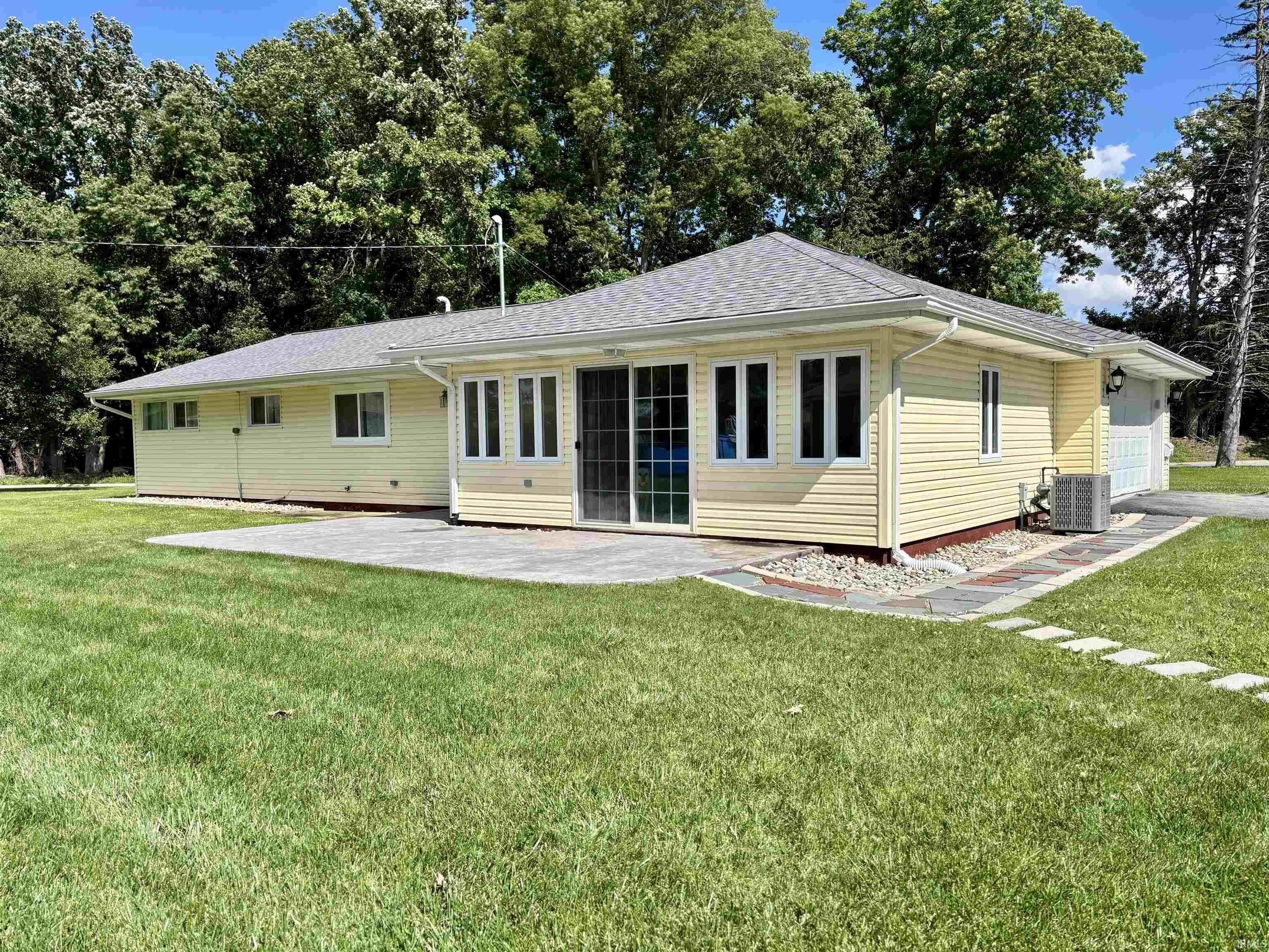 6521 Donna Drive Property Photo 1
