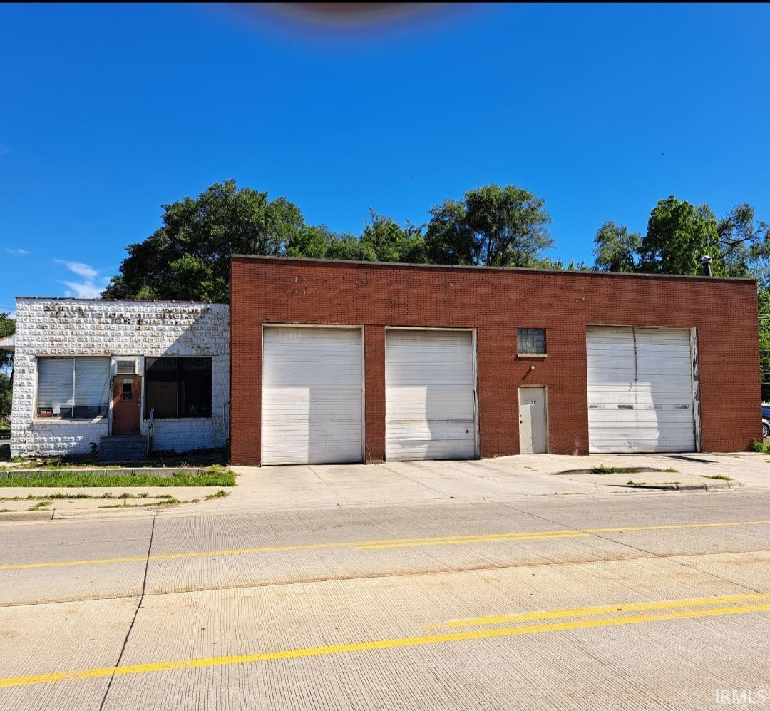3217 W Western Avenue Property Photo 1