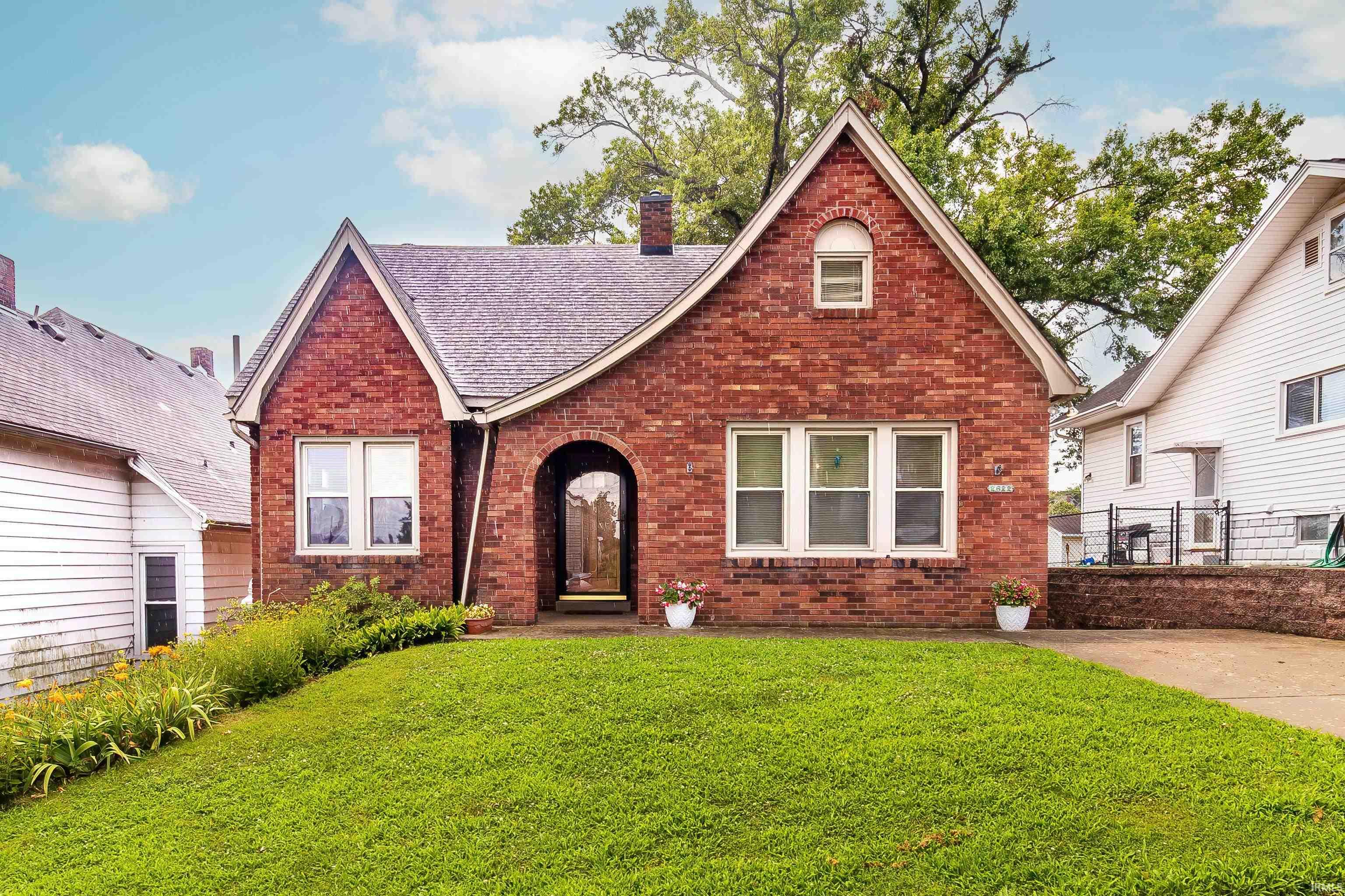 2622 Forest Avenue Property Photo 1