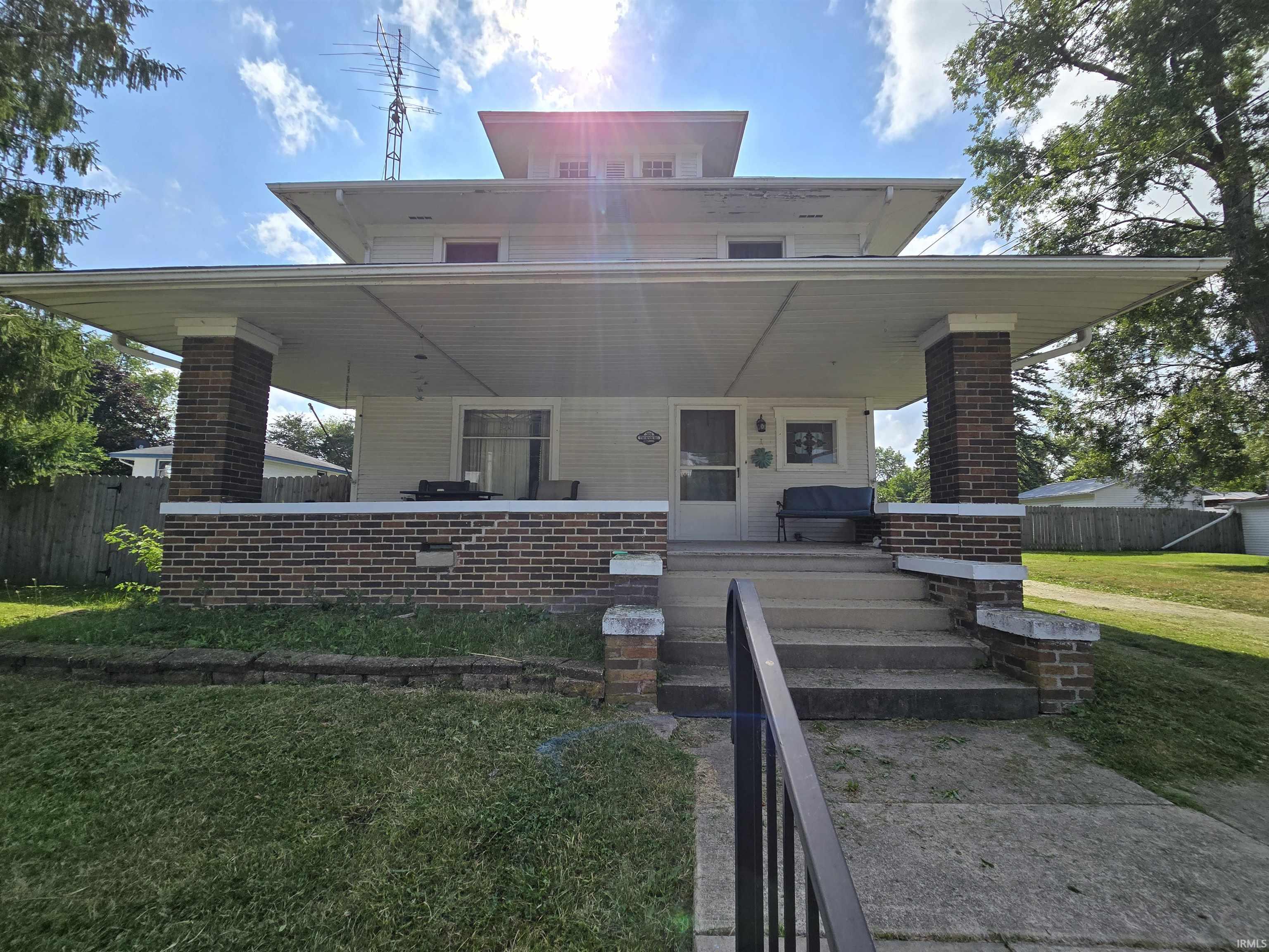 504 S Main Street Property Photo 1