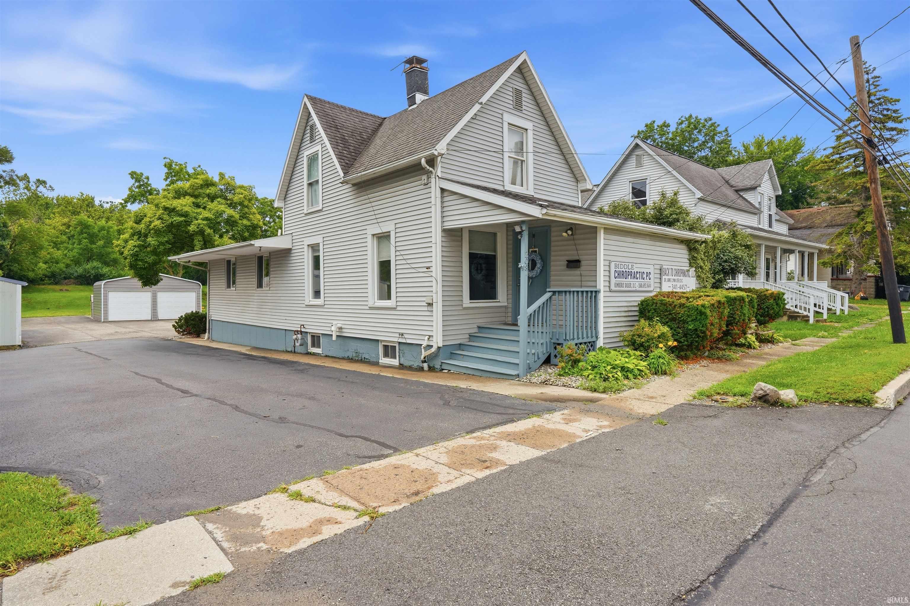 208 E Whitley Street